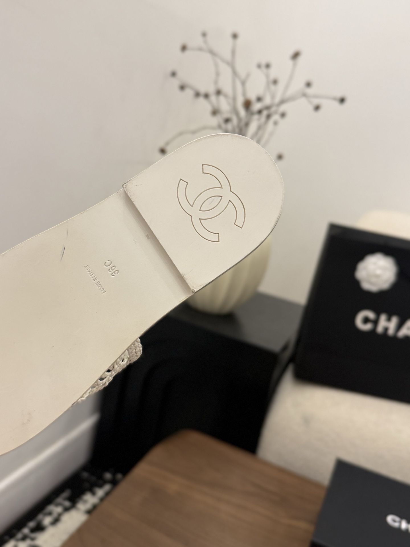 샤넬(CHANEL) 라운드토 플랫 우븐 슬리퍼 신발