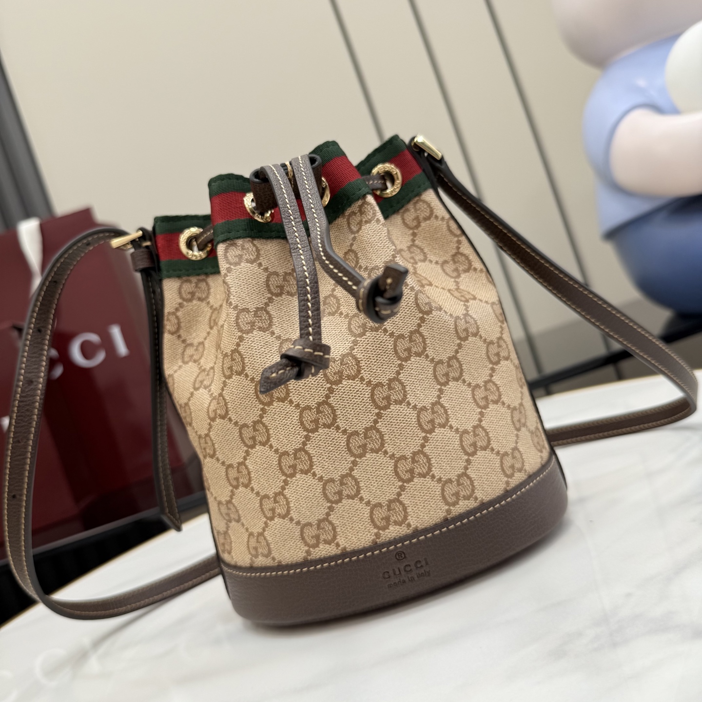 [Gucci] 구찌 (Generation) GG 수프림 코팅 캔버스 버킷백 (샌드/브라운) 가방