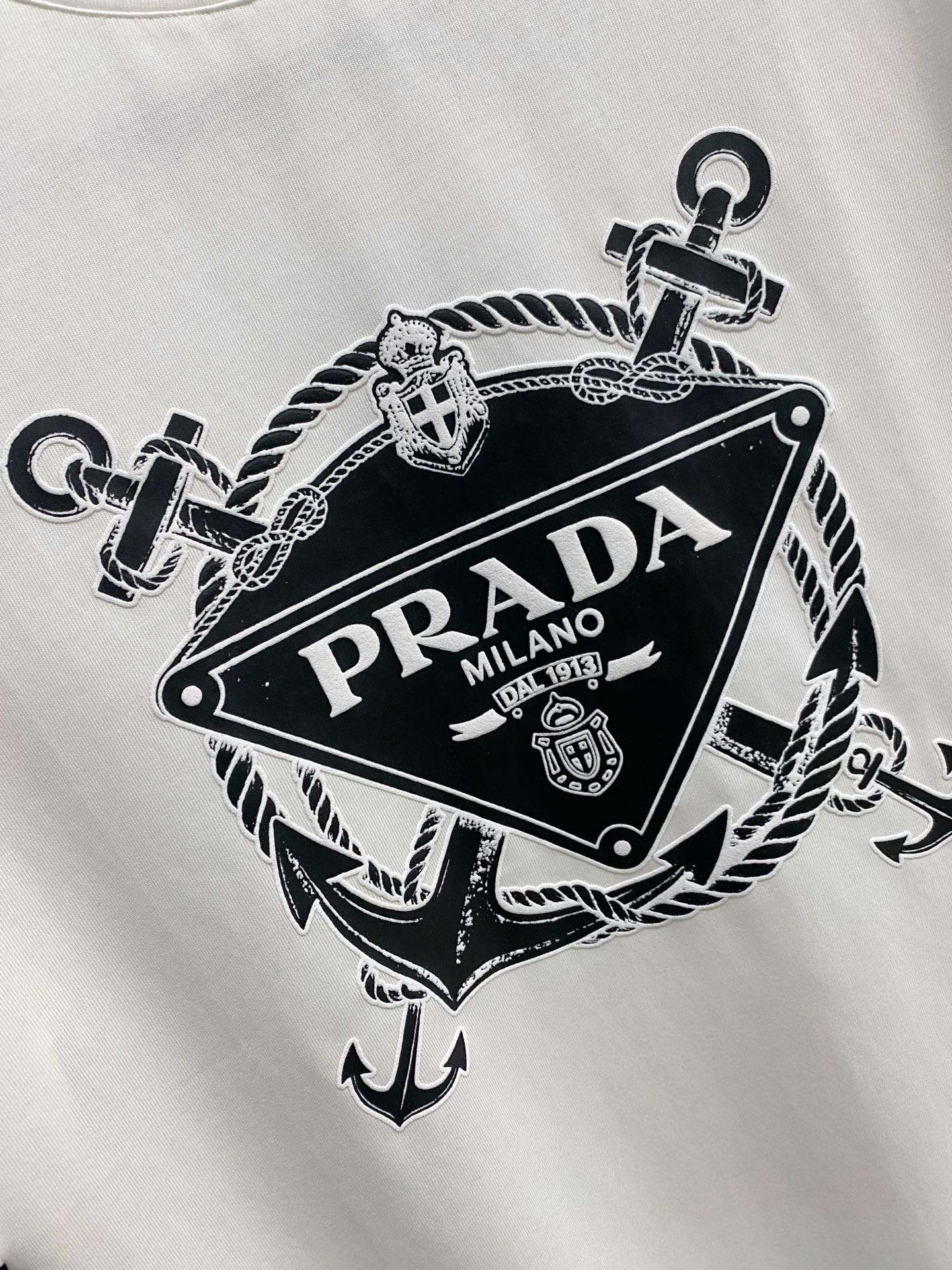 프라다(PRADA) 앵커 로프 삼각 로고 반팔 티셔츠 상의 의류