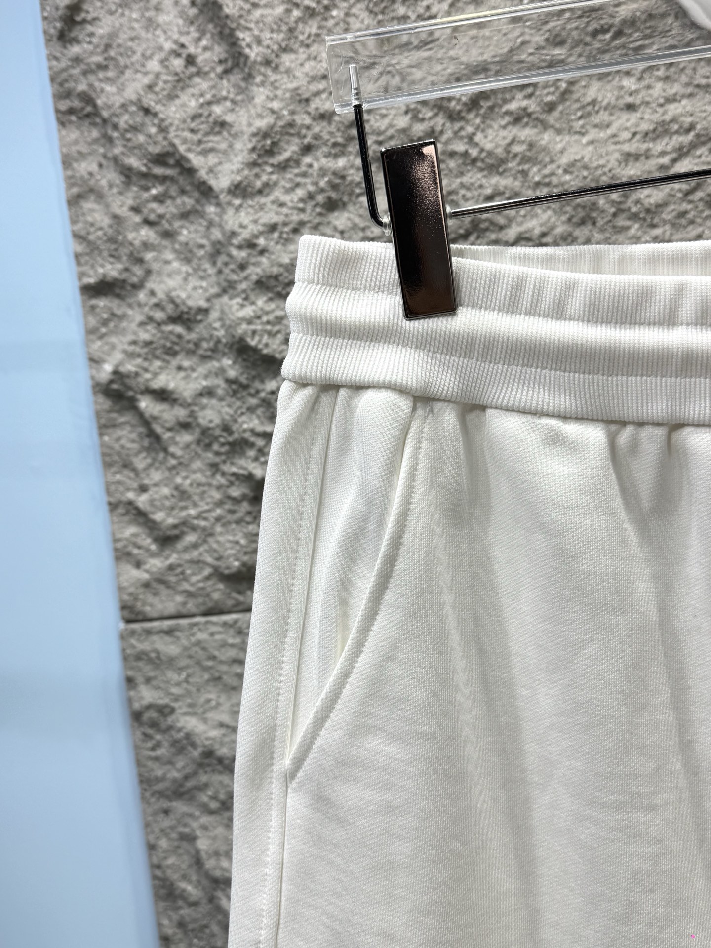 로에베(LOEWE) 로고 자수 스웨트 쇼츠 바지 의류
