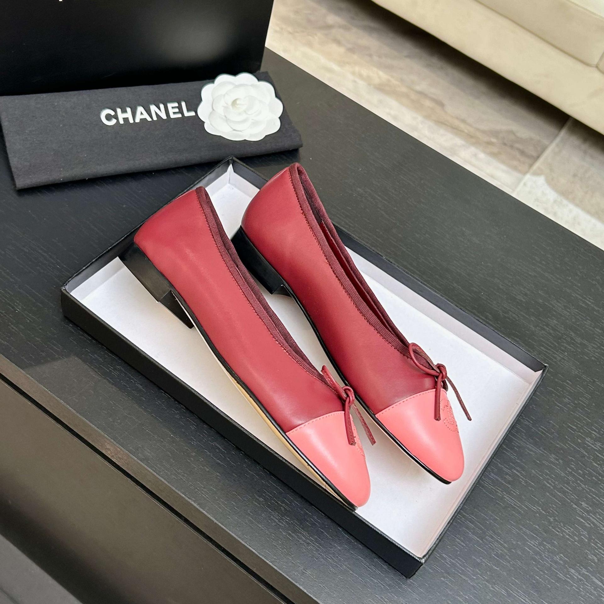 샤넬(CHANEL) 리본 배색 발레리나 플랫슈즈 신발