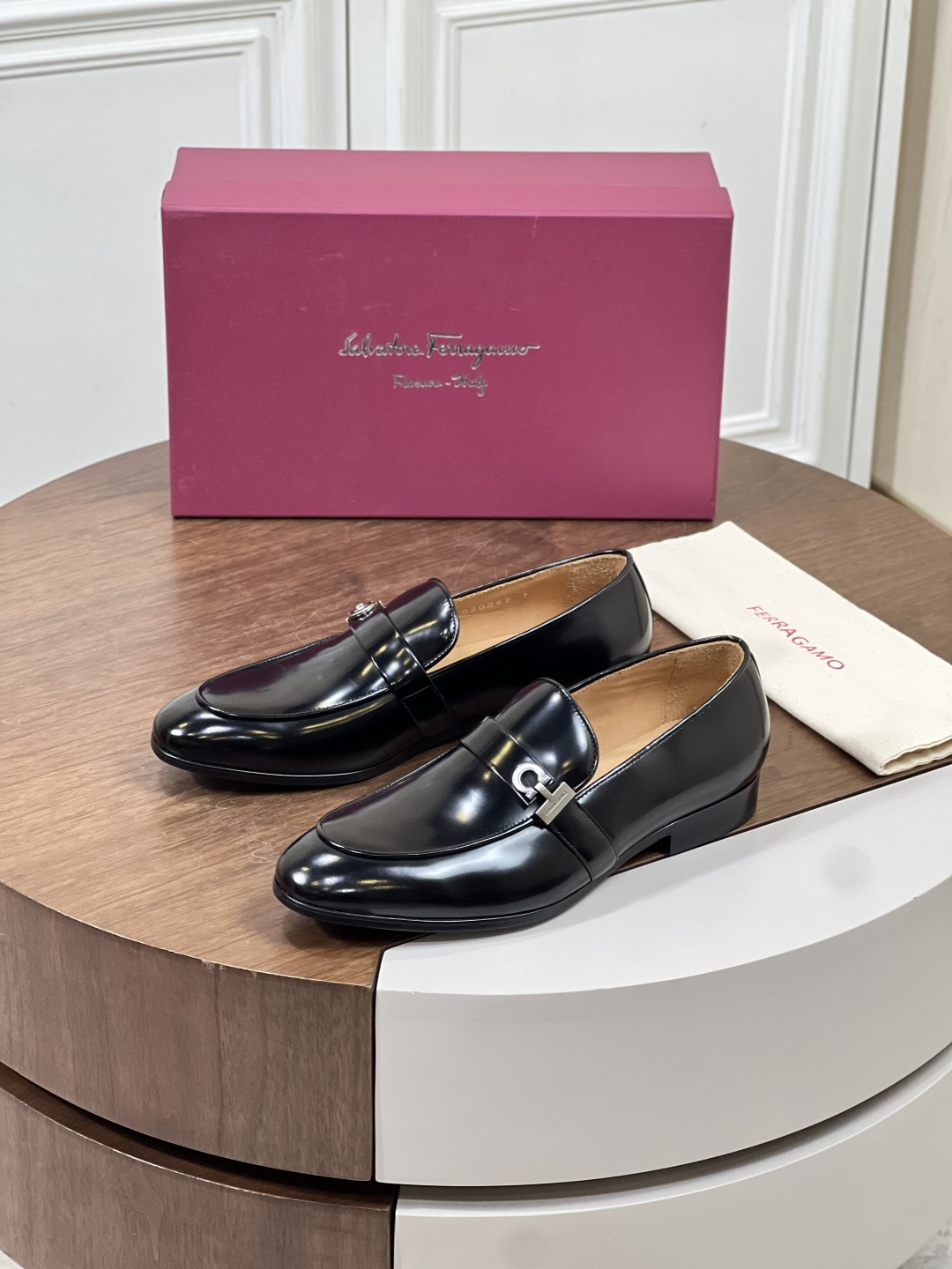 Ferragamo 페라가모 남성 클래식 비즈니스 로퍼 구두 신발