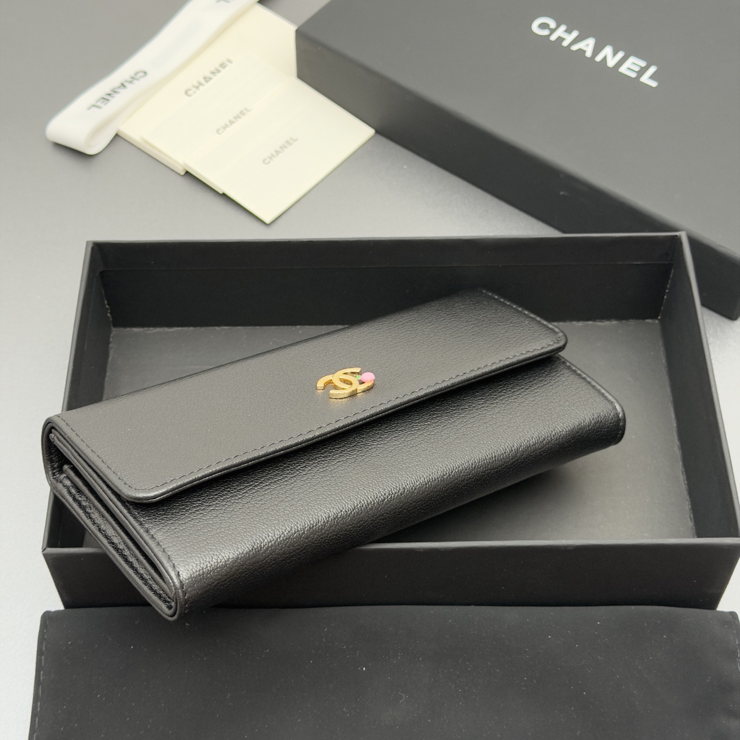 [Chanel] 샤넬 메탈 로고 플랩 롱 월렛 장지갑