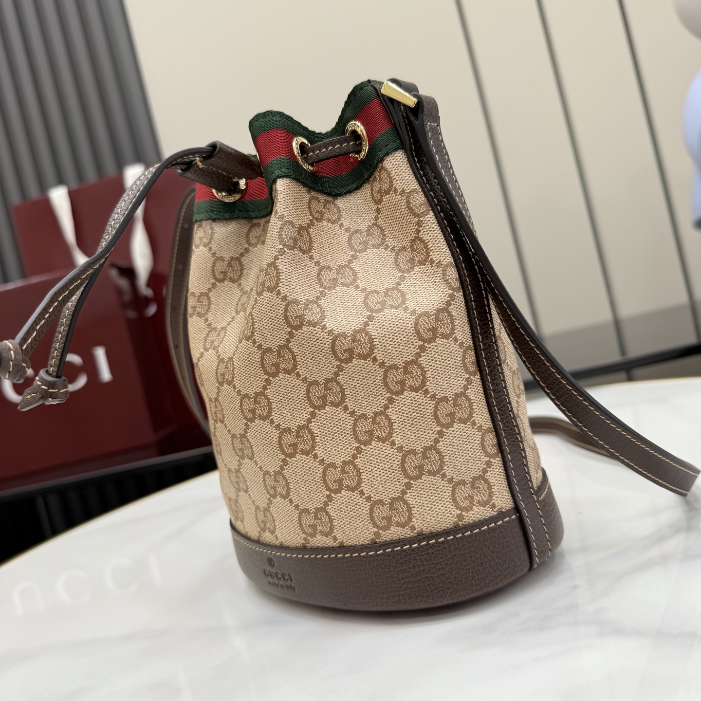 [Gucci] 구찌 (Generation) GG 수프림 코팅 캔버스 버킷백 (샌드/브라운) 가방