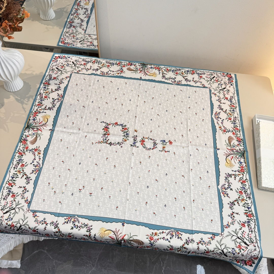 디올(DIOR) 디올아무르 플라워 실크 목도리 스카프