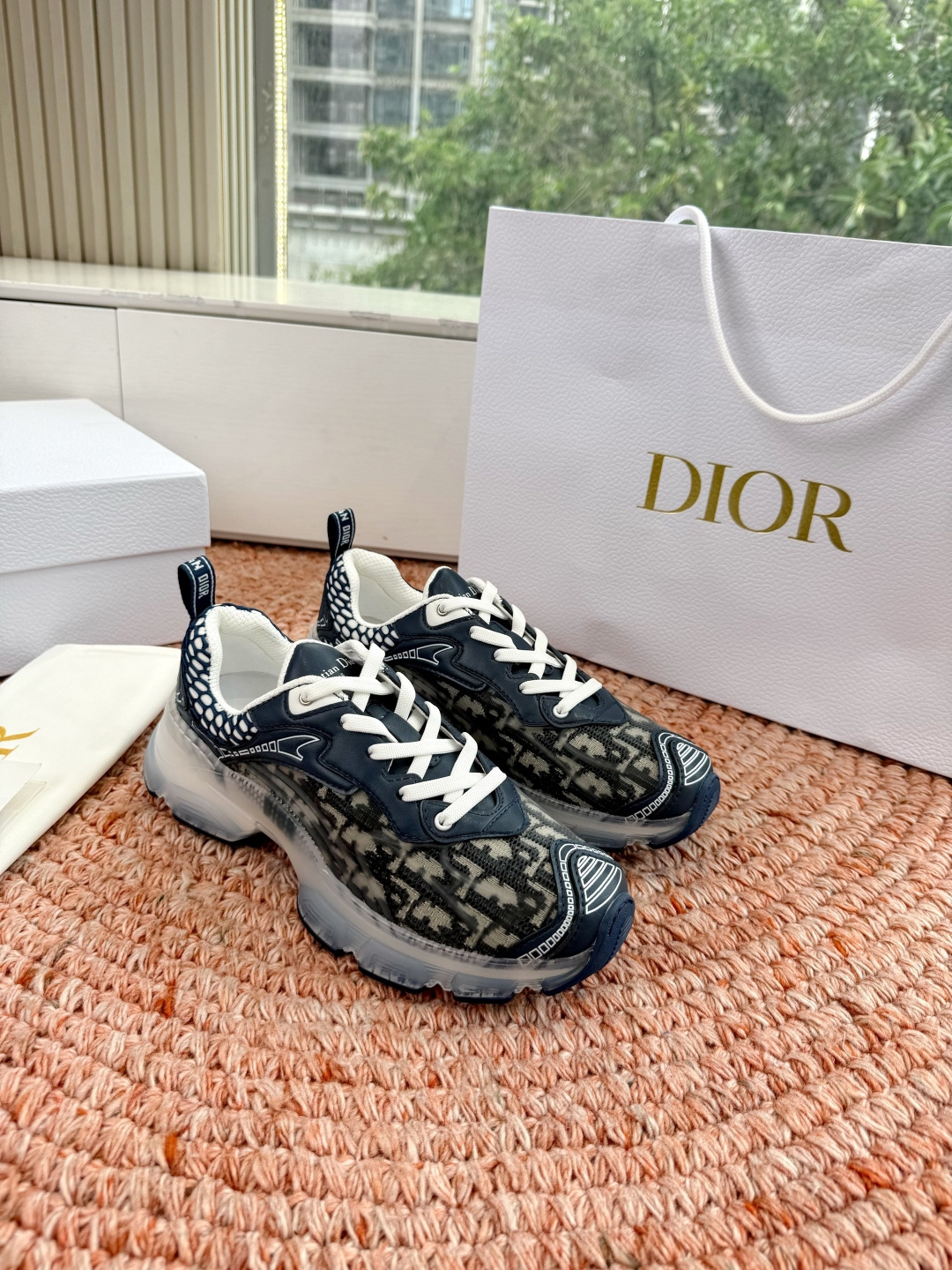 디올(DIOR) CD 로고 스니커즈 신발