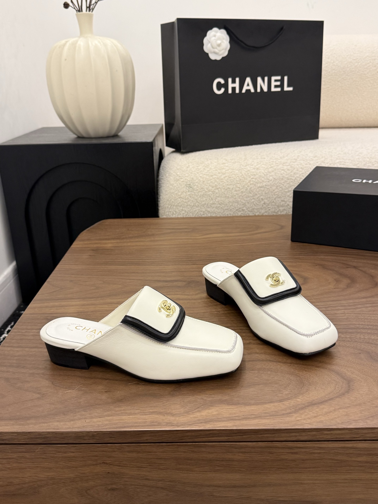 샤넬(CHANEL) 스퀘어토 미들굽 슬리퍼 신발