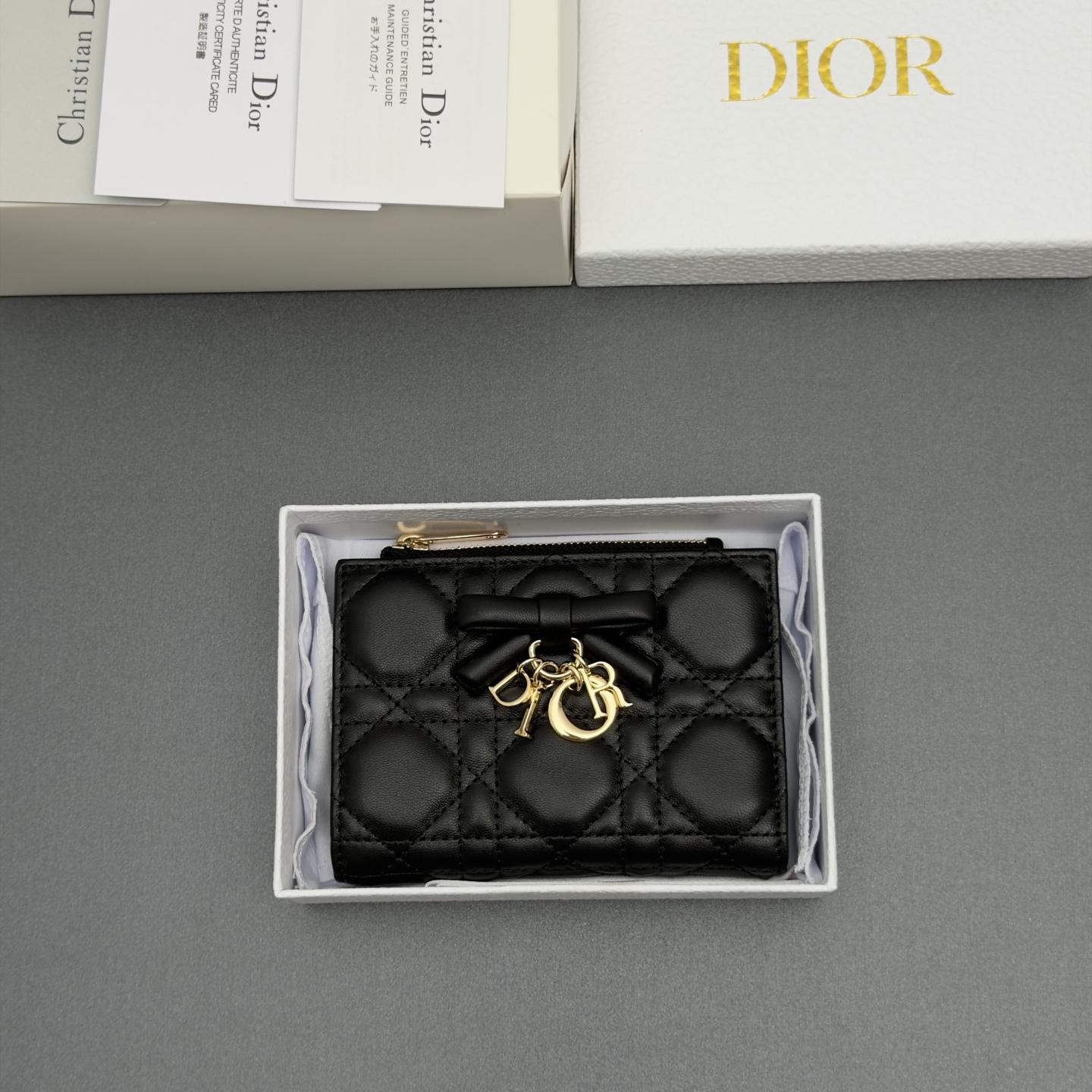 [Dior] 디올 Lady Dahlia 레이디 달리아 울트라 까나쥬 램스킨 미니 지갑 / S2605