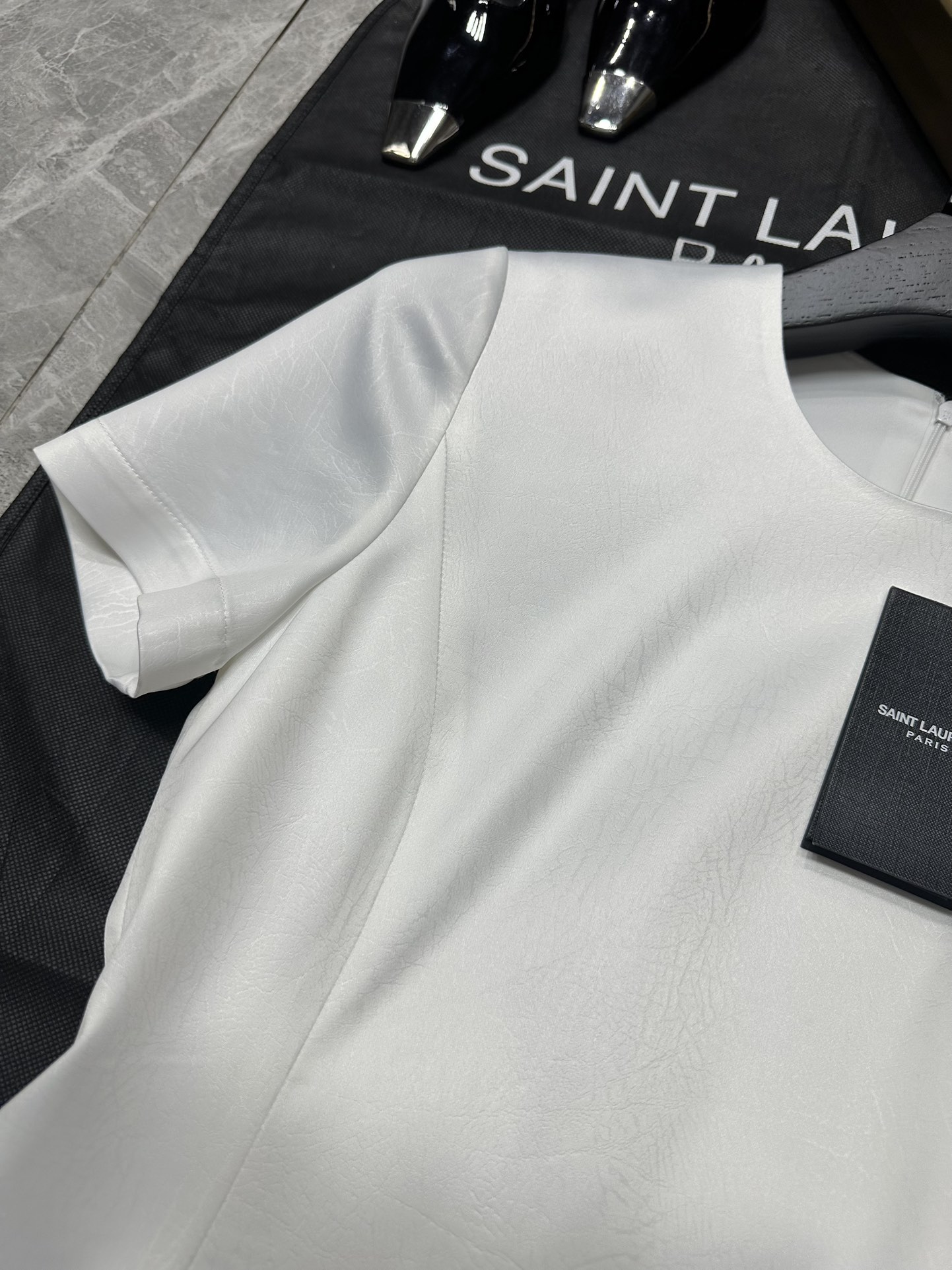 [Saint Laurent] YSL 생로랑 텍스처드 레더 이펙트 A라인 미니 원피스 의류