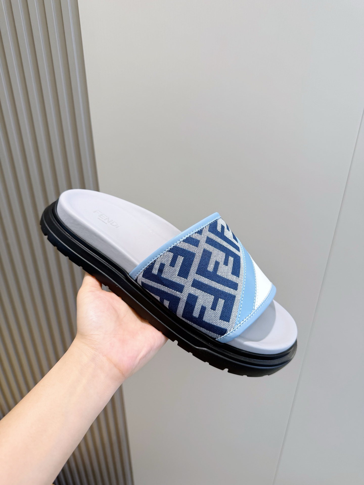 [Fendi] 펜디 맨즈 컬러블록 FF 로고 러버 슬라이드 슬리퍼 신발