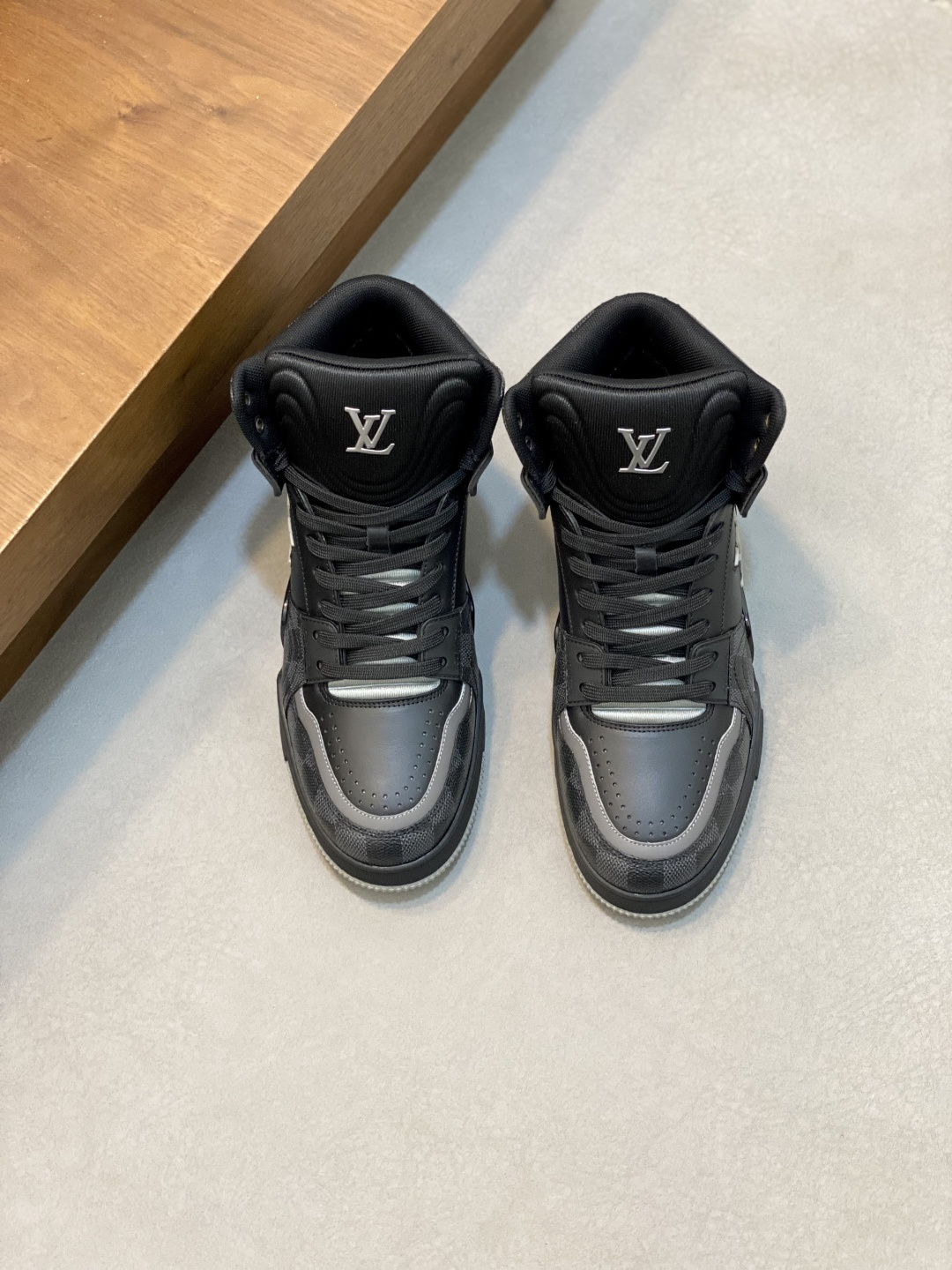 [Louis Vuitton] LV 루이비통 핸드메이드 패치워크 레더 하이탑 스니커즈 신발