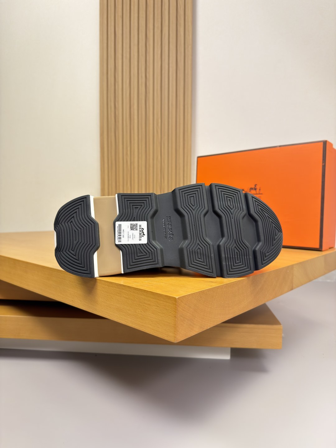 [Hermes] 에르메스 프리미엄 나파 레더 & 스트레치 패브릭 스니커즈 신발 복제