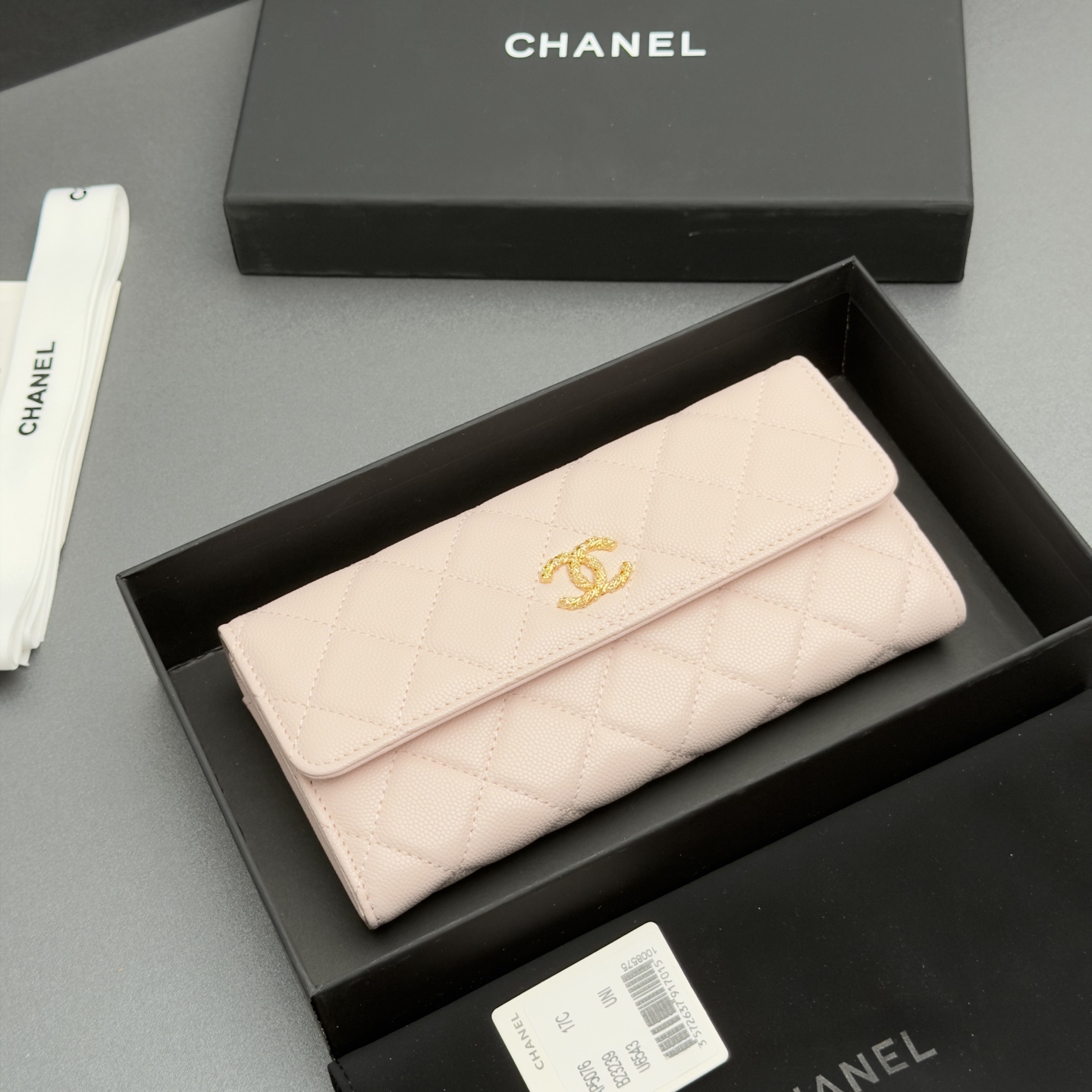[Chanel] 샤넬 26SS 캐비어 멀티 젬스톤 플랩 장지갑