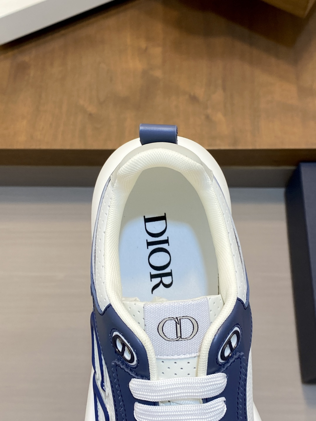 [Dior] 디올 시그니처 엠보스 & 패브릭 콤비 스니커즈 신발