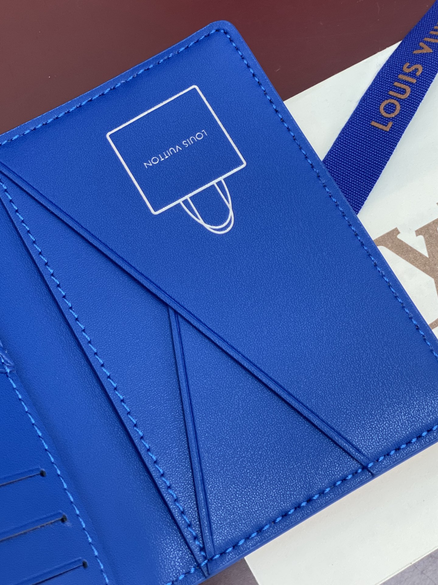 [Louis Vuitton] LV 루이비통 쇼퍼백 모티브 포켓 월렛 지갑