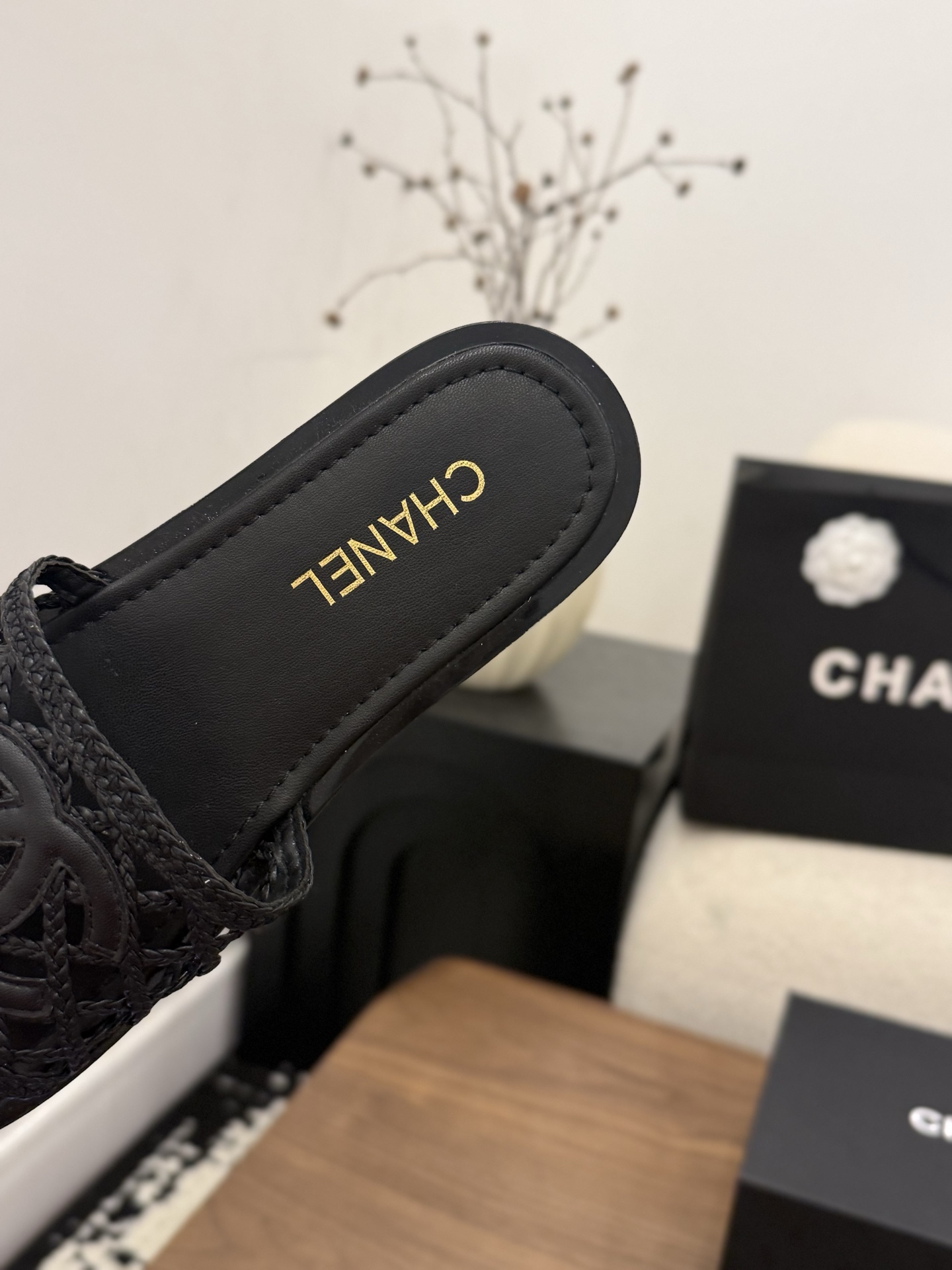 샤넬(CHANEL) 라운드토 플랫 우븐 슬리퍼 신발