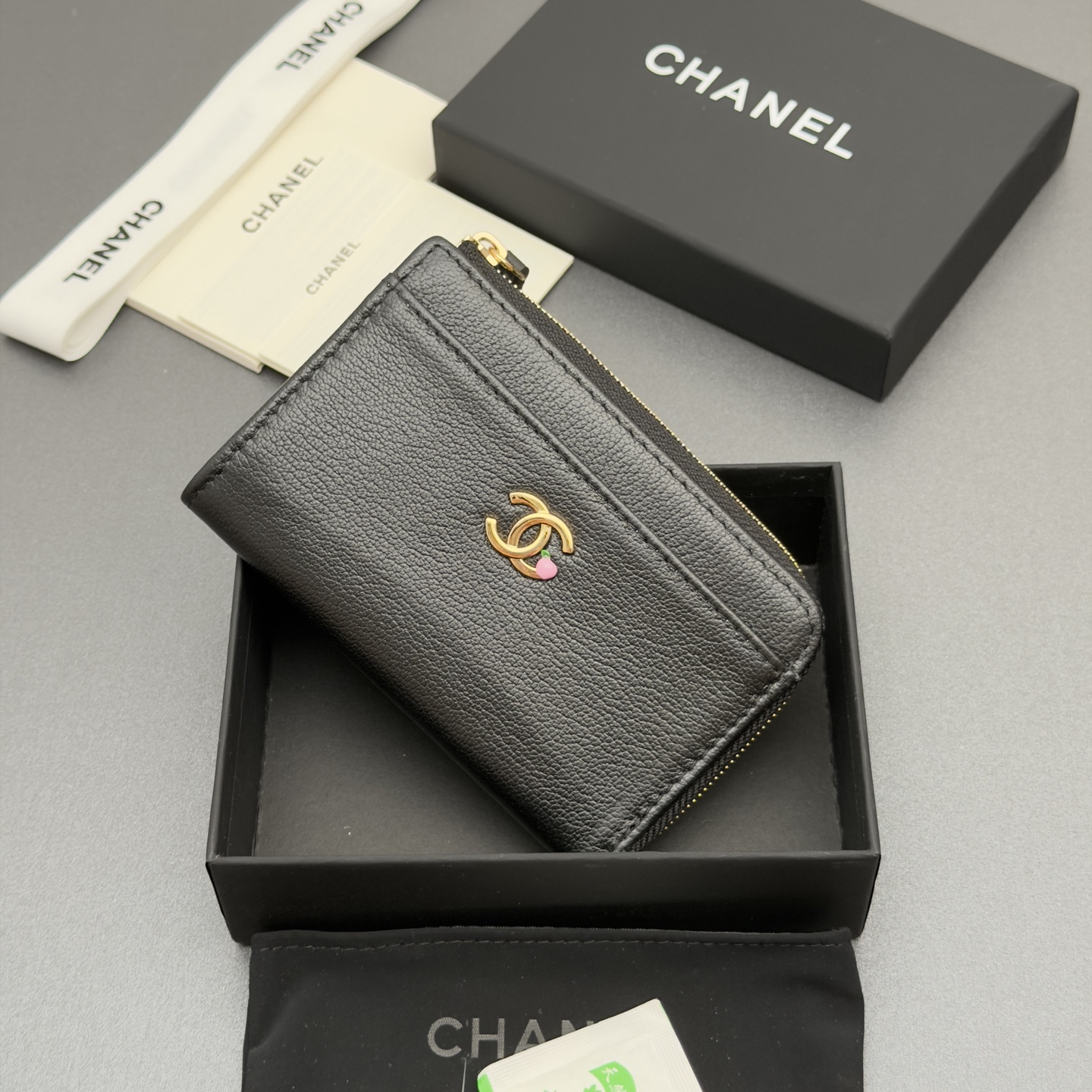 [Chanel] 샤넬 메탈 로고 지퍼 카드/코인 지갑