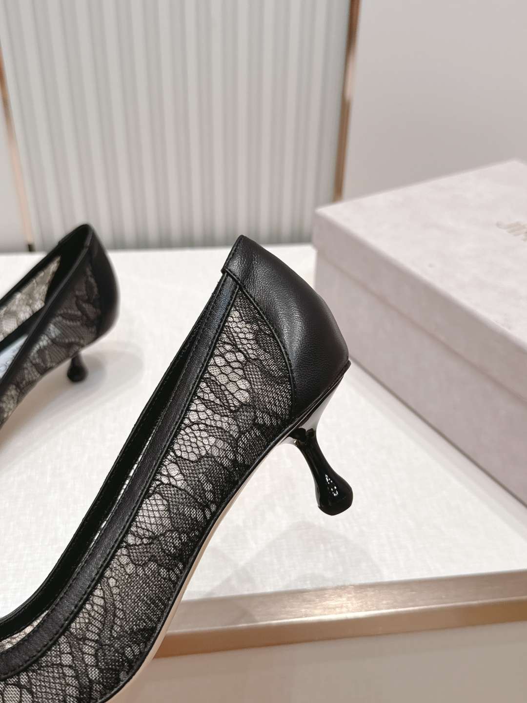 지미추(Jimmy Choo) 레이스업 레이스 포인티드토 펌프스 신발