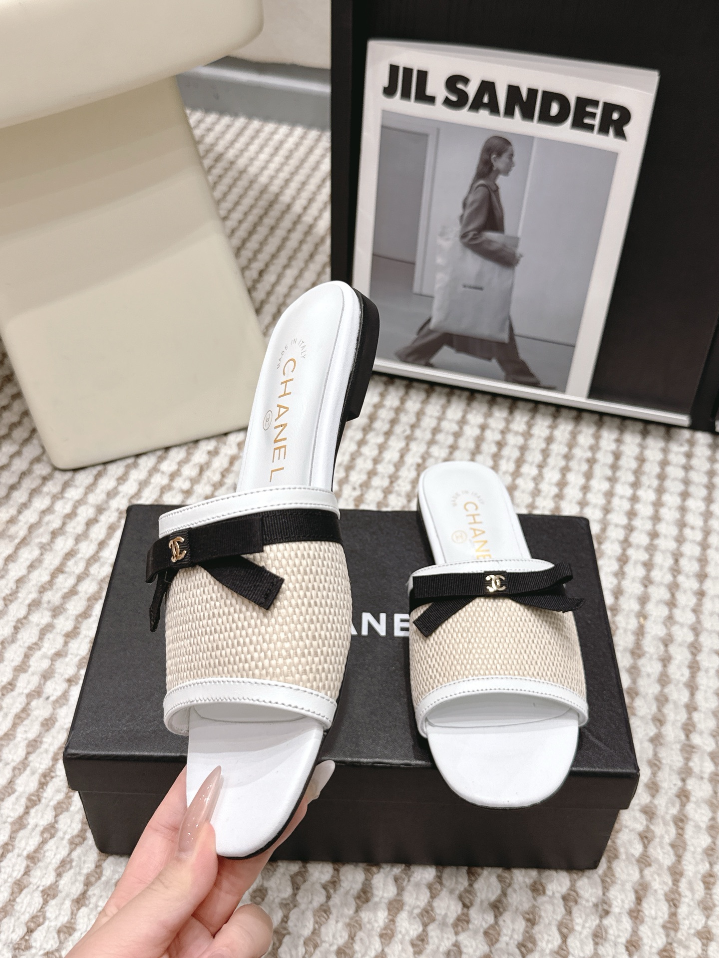 샤넬(CHANEL) 리본 장식 오픈토 슬리퍼 신발