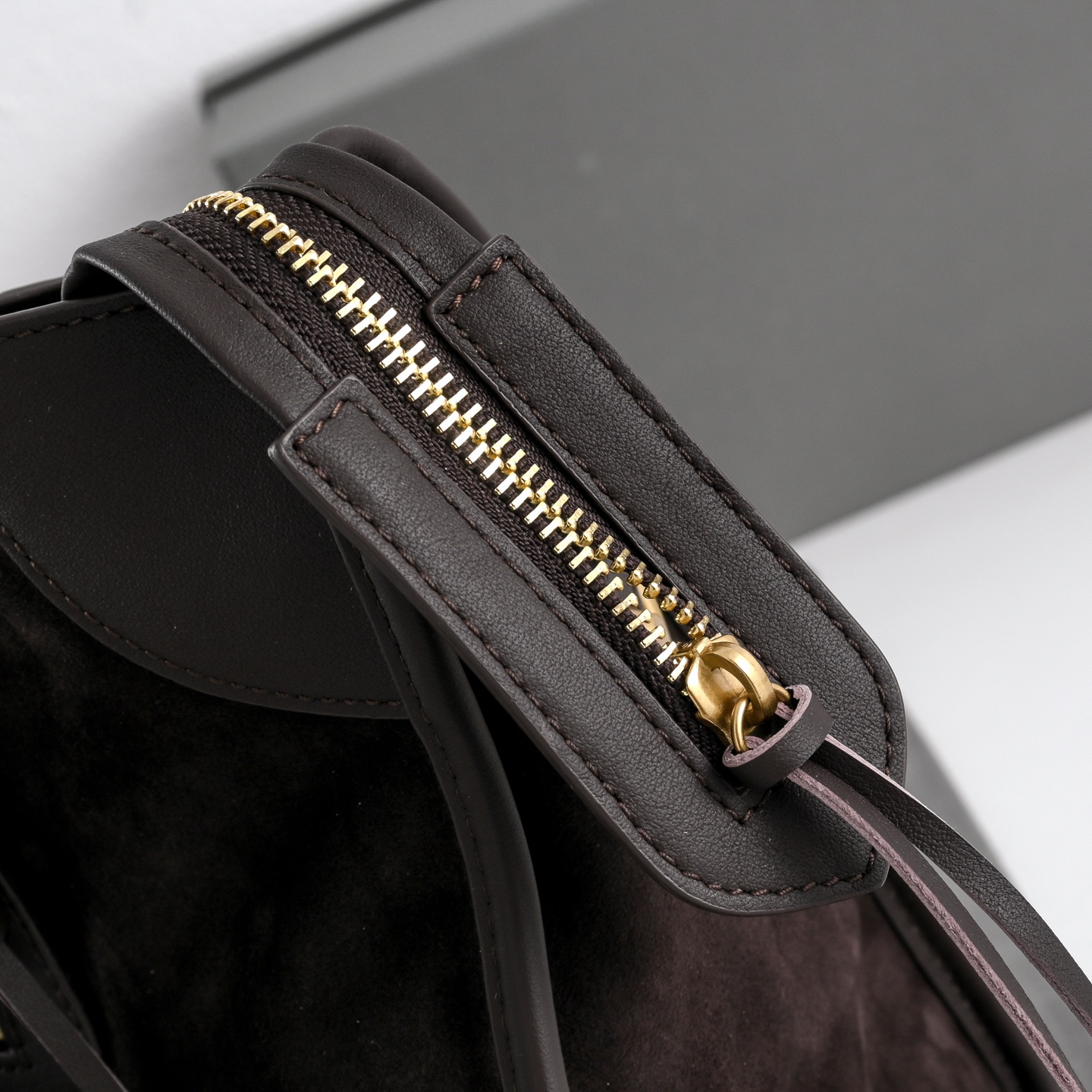 BALENCIAGA 발렌시아가 Le City 르 시티 스웨이드 컴비네이션 카프스킨 모터사이클 백 (브라운) 가방