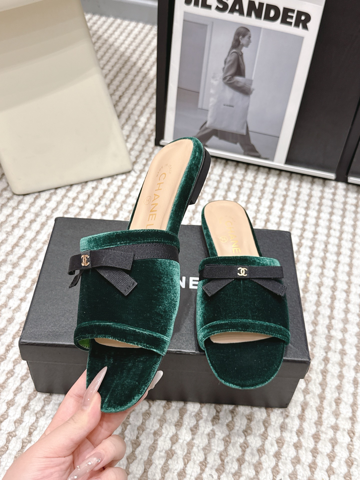 샤넬(CHANEL) 리본 장식 오픈토 슬리퍼 신발