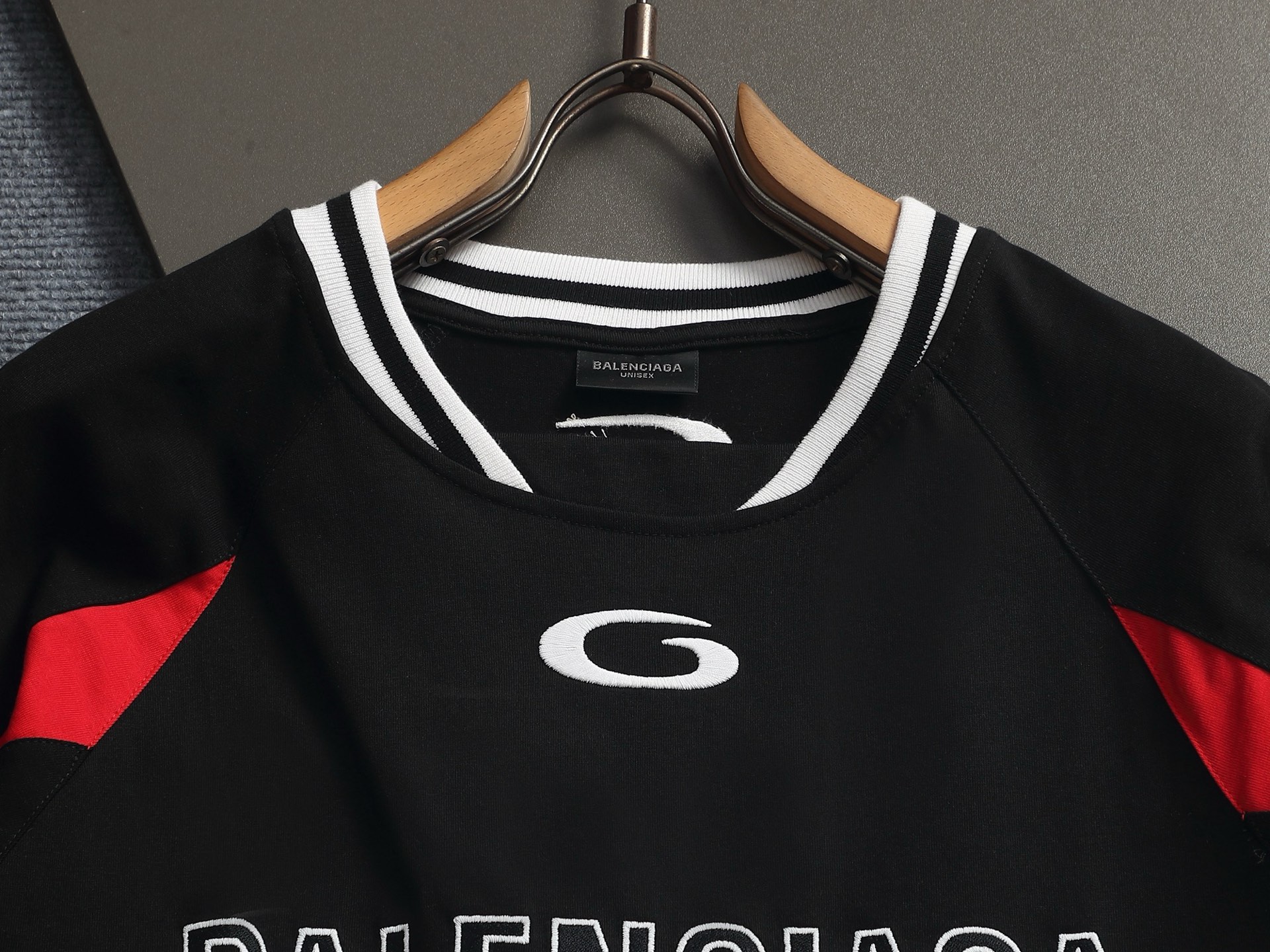 발렌시아가(BALENCIAGA) NBA 콜라보 배색 로고 반팔 티셔츠 상의 의류