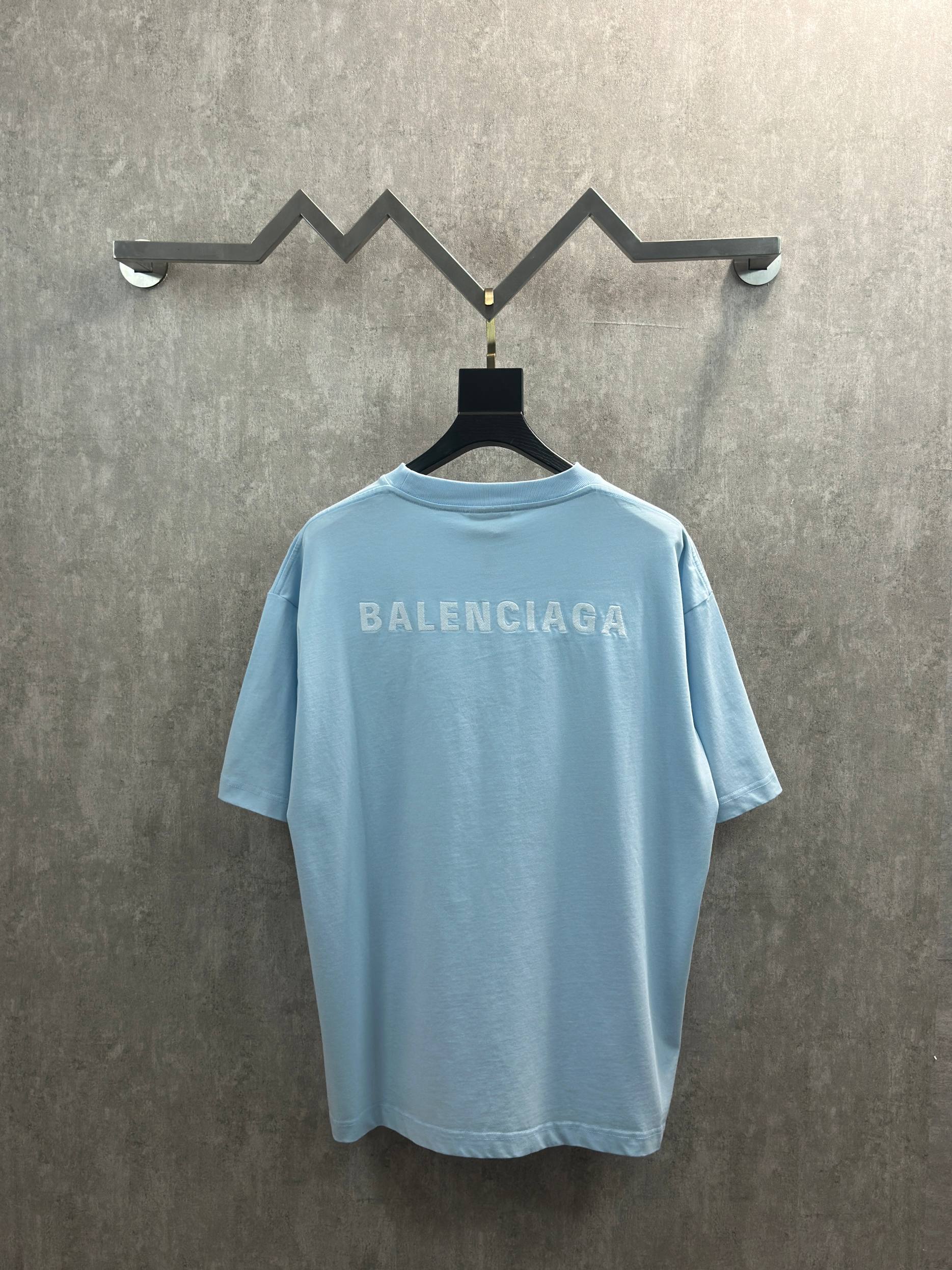 발렌시아가(BALENCIAGA) 레터링 자수 반팔 티셔츠 의류