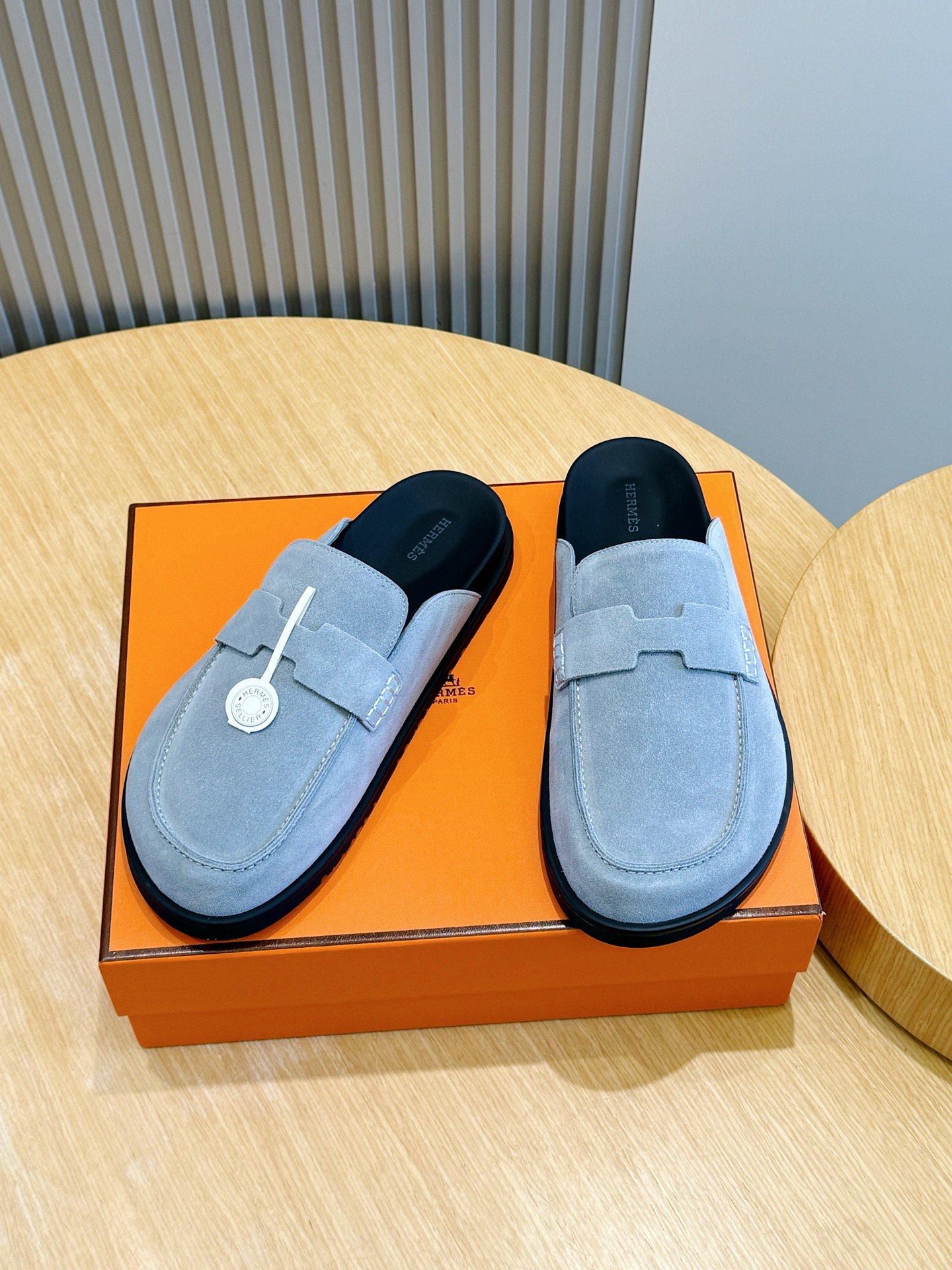 Hermes 에르메스 H 로고 스웨이드 뮬 슬리퍼 신발