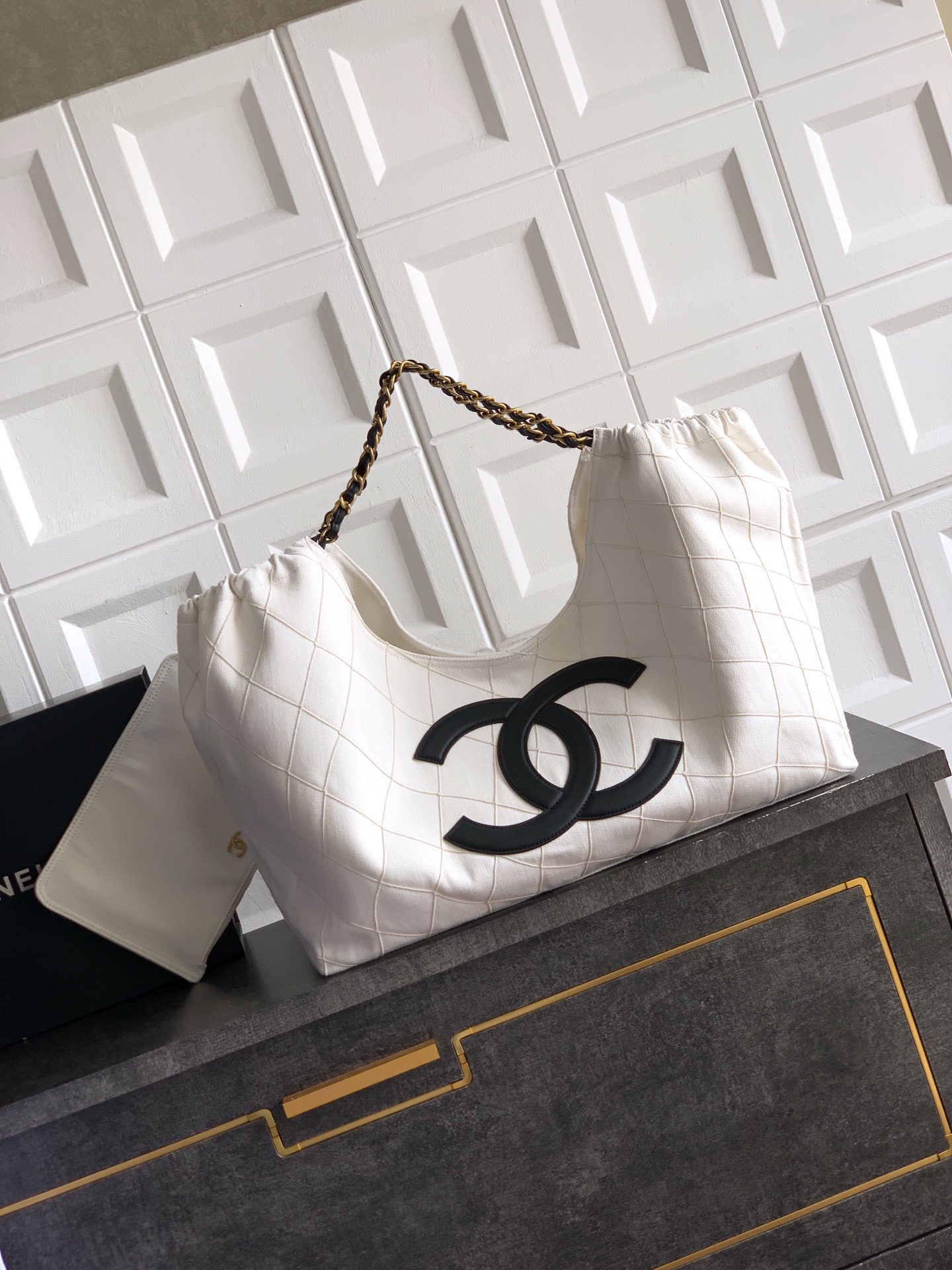 [Chanel] 샤넬 26SS 화이트 CC 로고 캔버스 토트백 가방