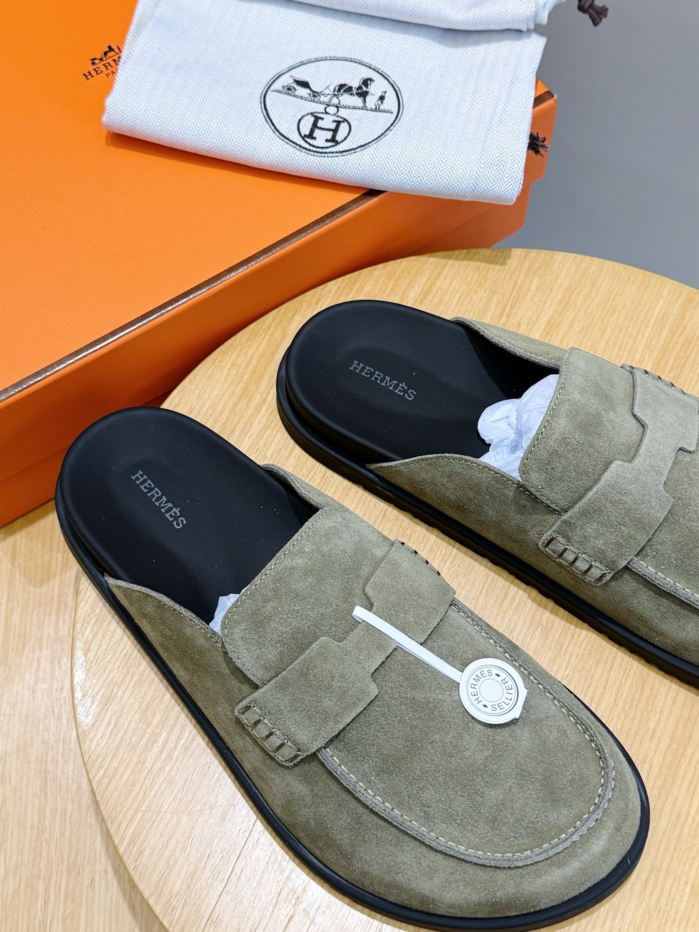 Hermes 에르메스 H 로고 스웨이드 뮬 슬리퍼 신발