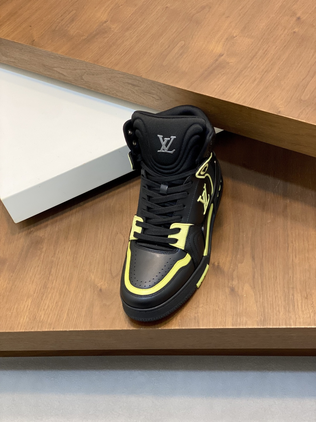 [Louis Vuitton] LV 루이비통 핸드메이드 패치워크 레더 하이탑 스니커즈 신발