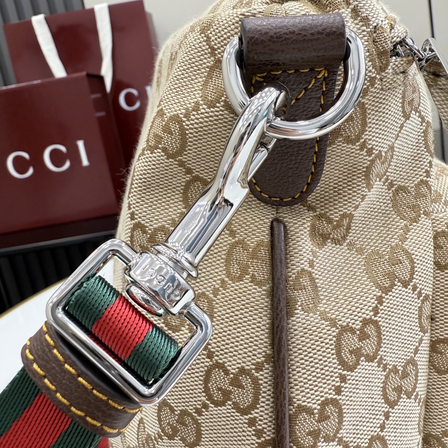 GUCCI 구찌 Generation 제너레이션 GG 캔버스 크로스백 가방