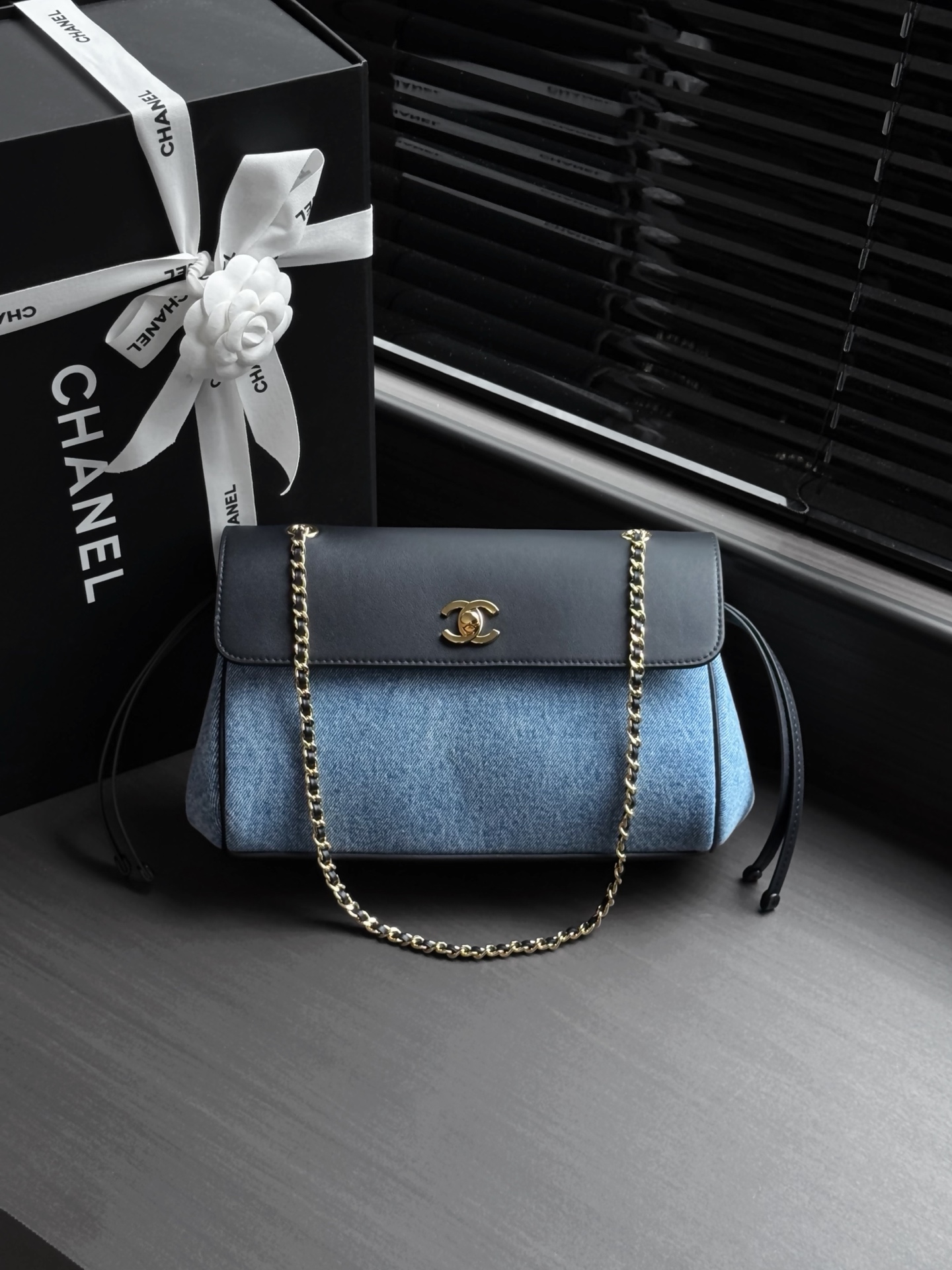 Chanel 26A 샤넬 체인 데님 바게트백 가방