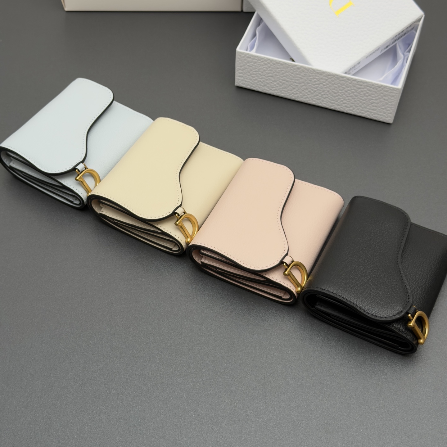 [Dior] 디올 Lotus 로터스 새들 고스트 그레인드 미니 지갑