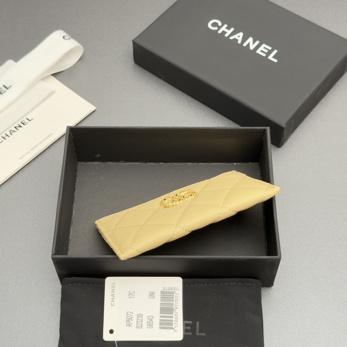 [Chanel] 샤넬 26SS 캐비어 멀티 젬스톤 슬림 카드 홀더 지갑