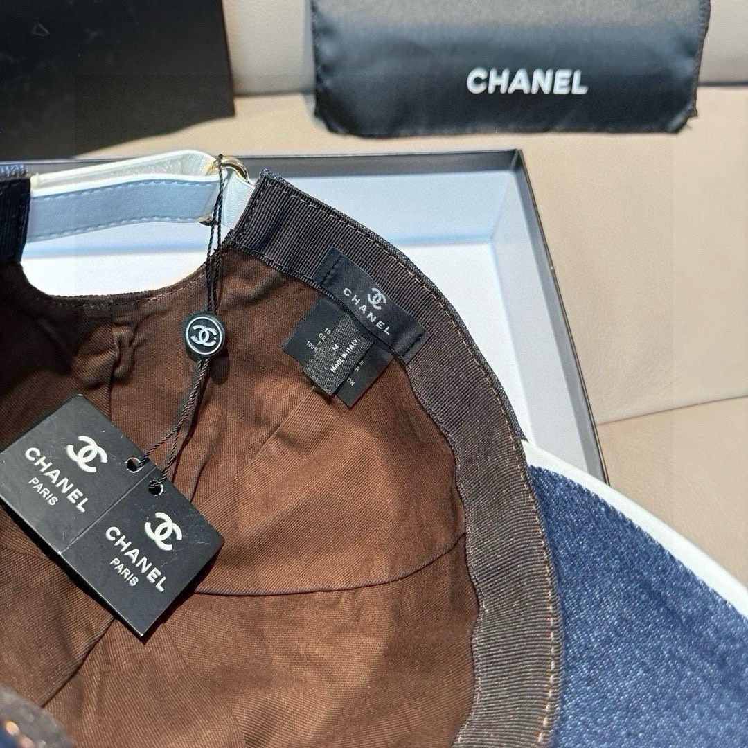 샤넬(CHANEL) 데님 로고 볼캡 모자