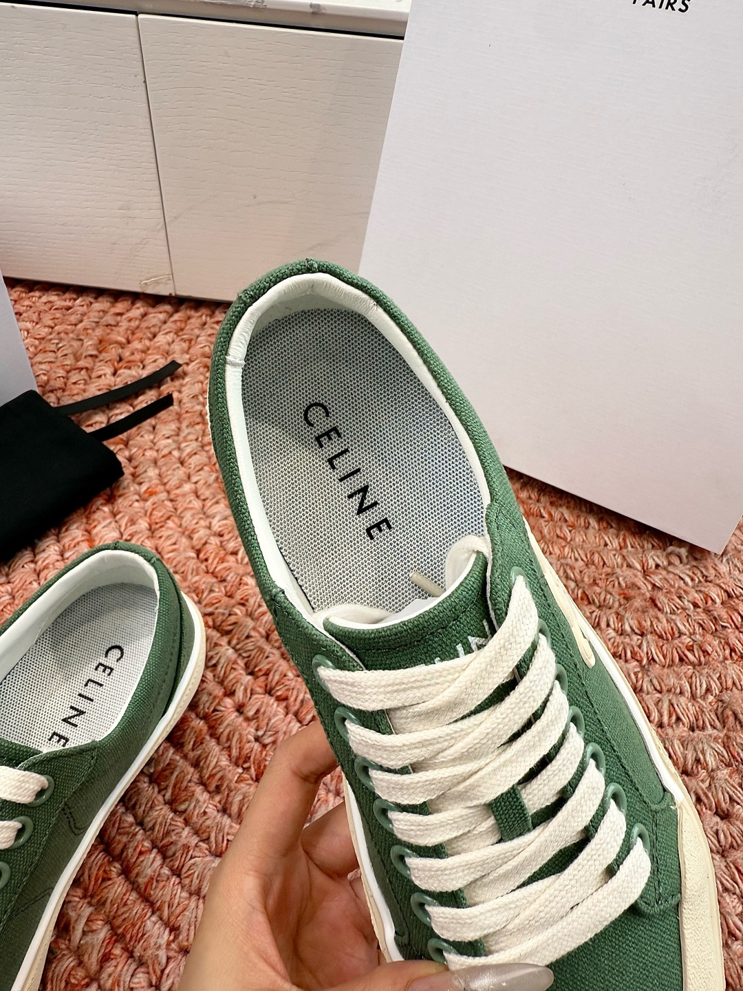 셀린느(CELINE) 트리오페 로고 스니커즈 신발