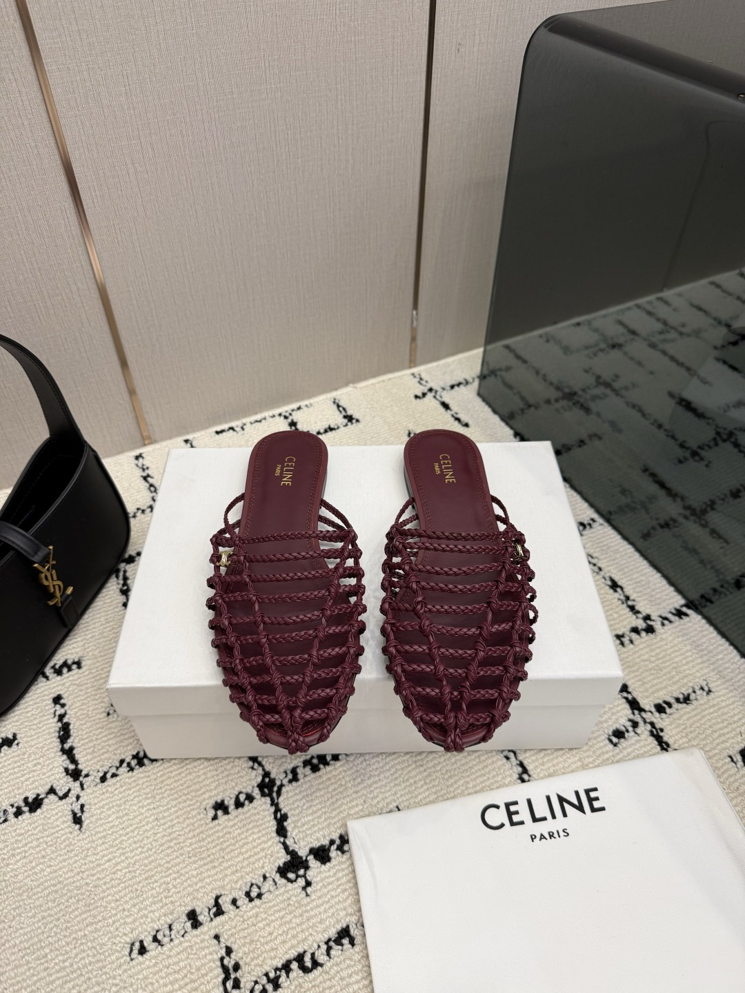 셀린느(CELINE) 트리옹프 위빙 플랫 슬리퍼 신발
