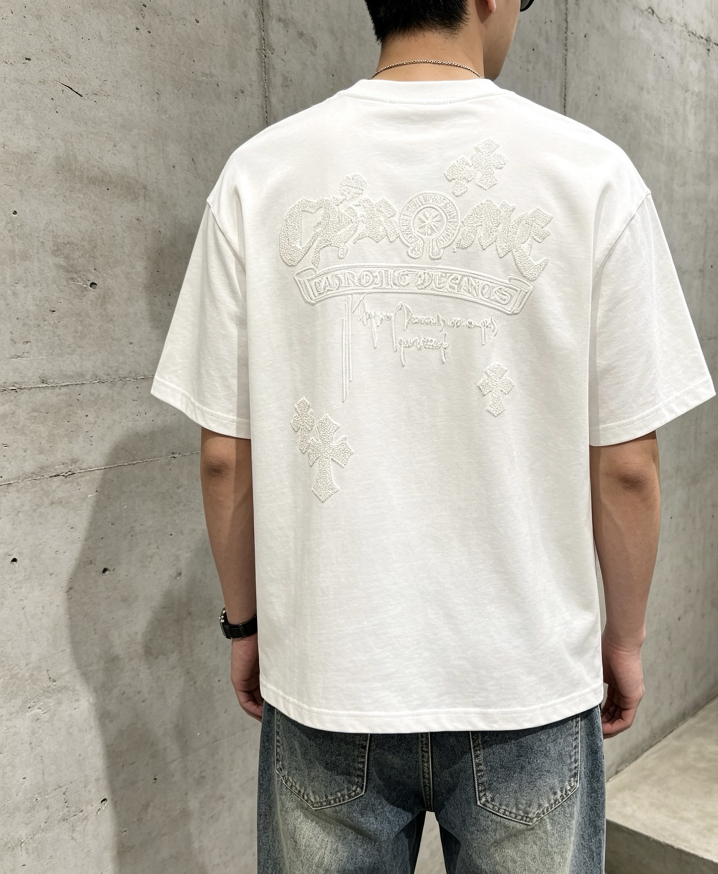 크롬하츠(CHROME HEARTS) 고딕 자수 반팔 티셔츠 의류