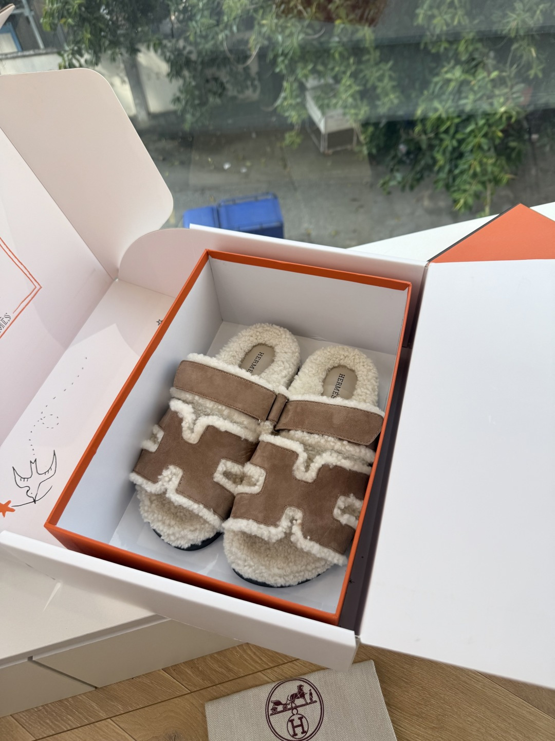 에르메스(HERMES) 시어링 퍼 뮬 슬리퍼 신발
