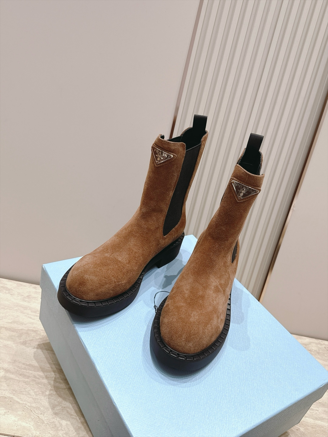 프라다(PRADA) 플랫폼 첼시 부츠 신발