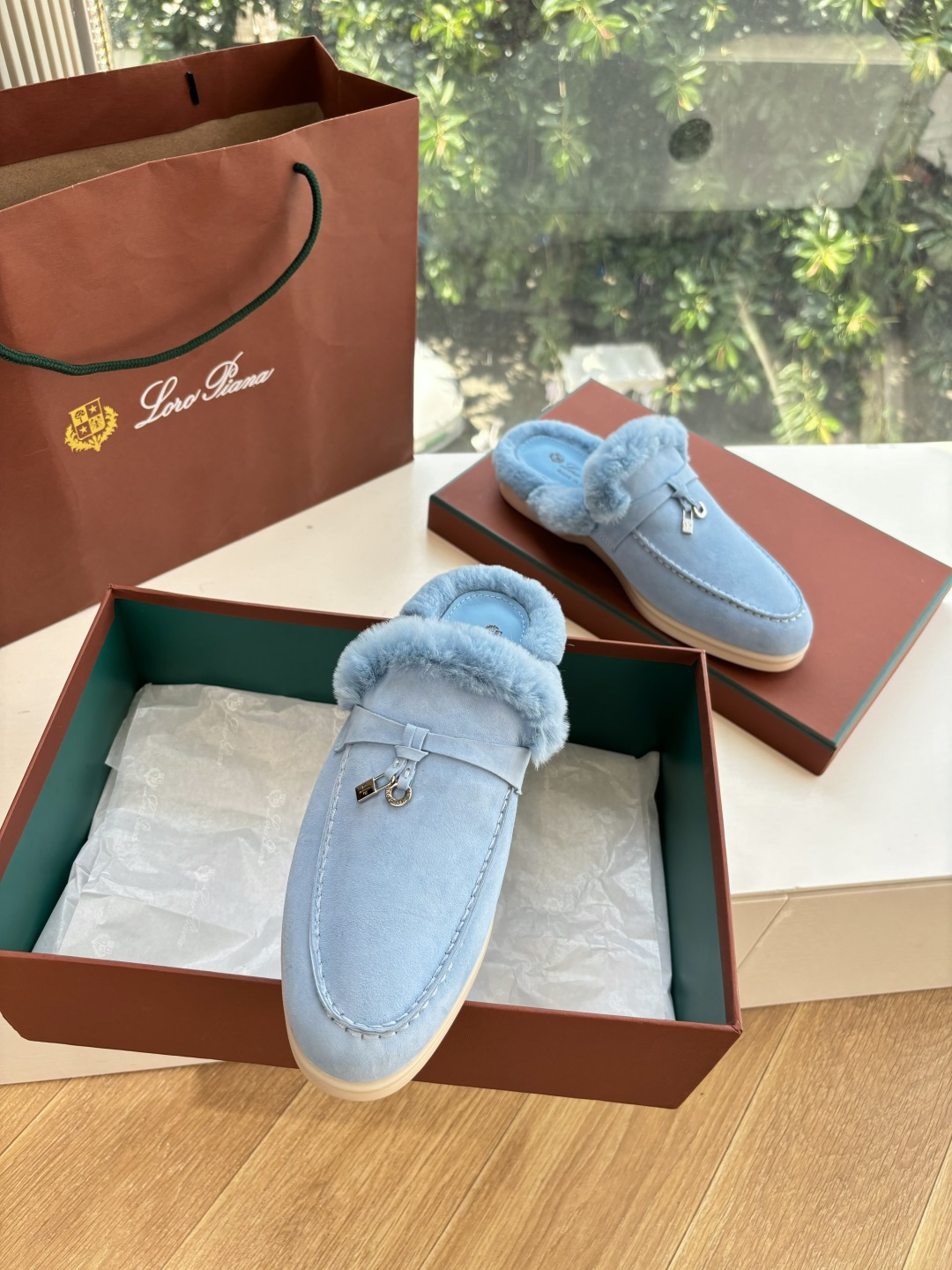 로로피아나(Loro Piana) 커플 퍼 트리밍 스웨이드 뮬 슬리퍼 신발
