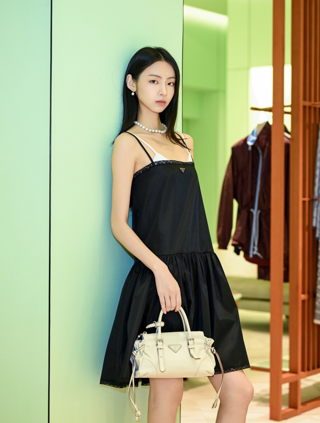 프라다(PRADA) 삼각 로고 레이스 나일론 슬립 원피스 의류