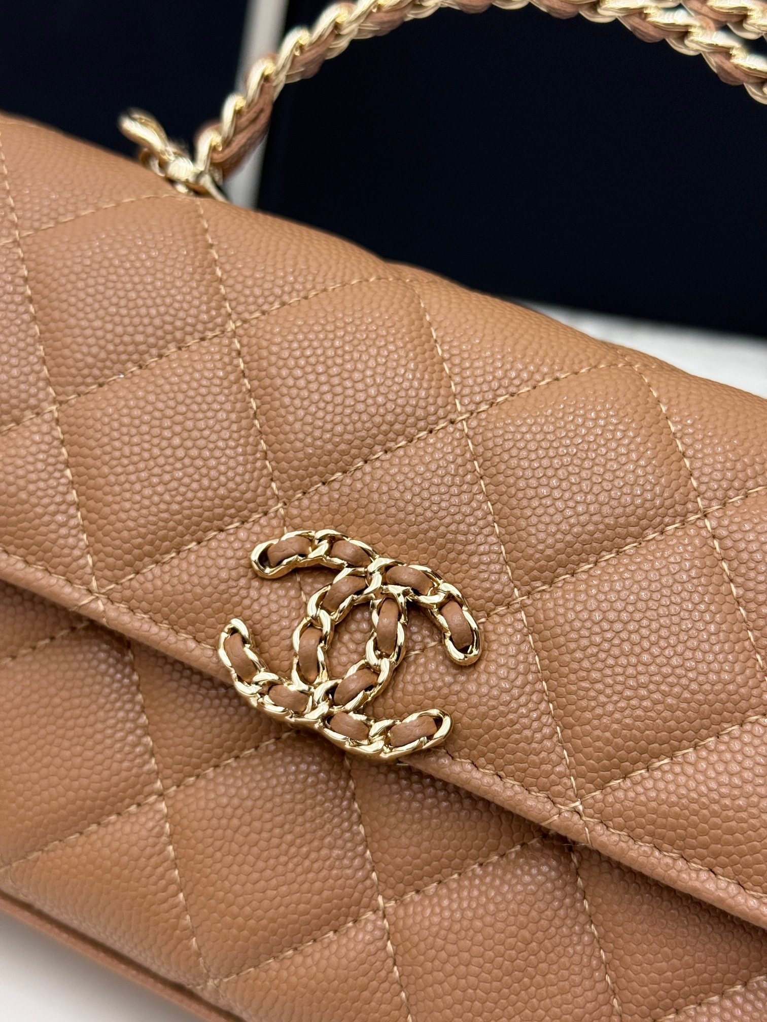 Chanel 25S 샤넬 캐비어 카우레더 Kelly 핸들백 가방