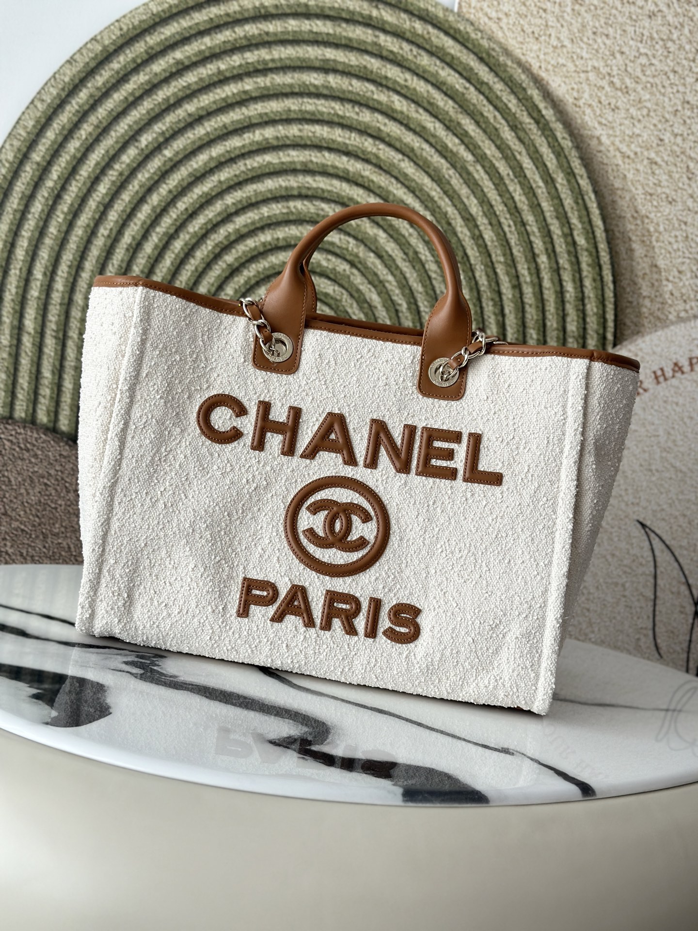 [Chanel] 샤넬 뉴 시즌 투인원 캔버스 쇼퍼 백 토트백 (화이트) 가방