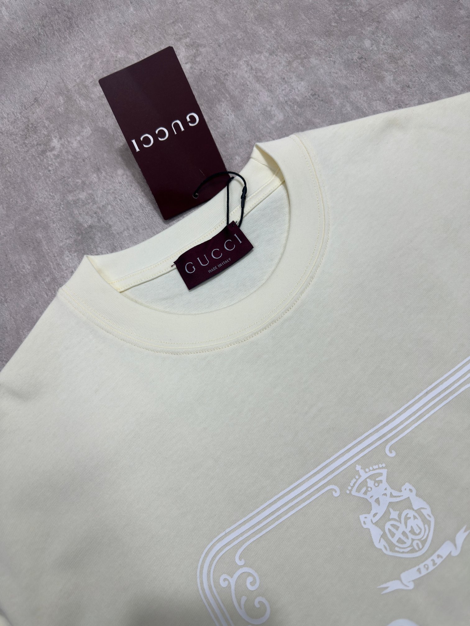 구찌(GUCCI) 레터링 프린트 반팔 티셔츠 의류