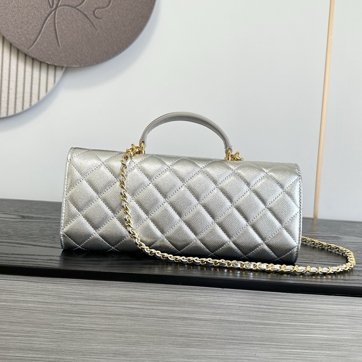 CHANEL 샤넬 26A 시리즈 탑핸들 체인 플랩 백 가방