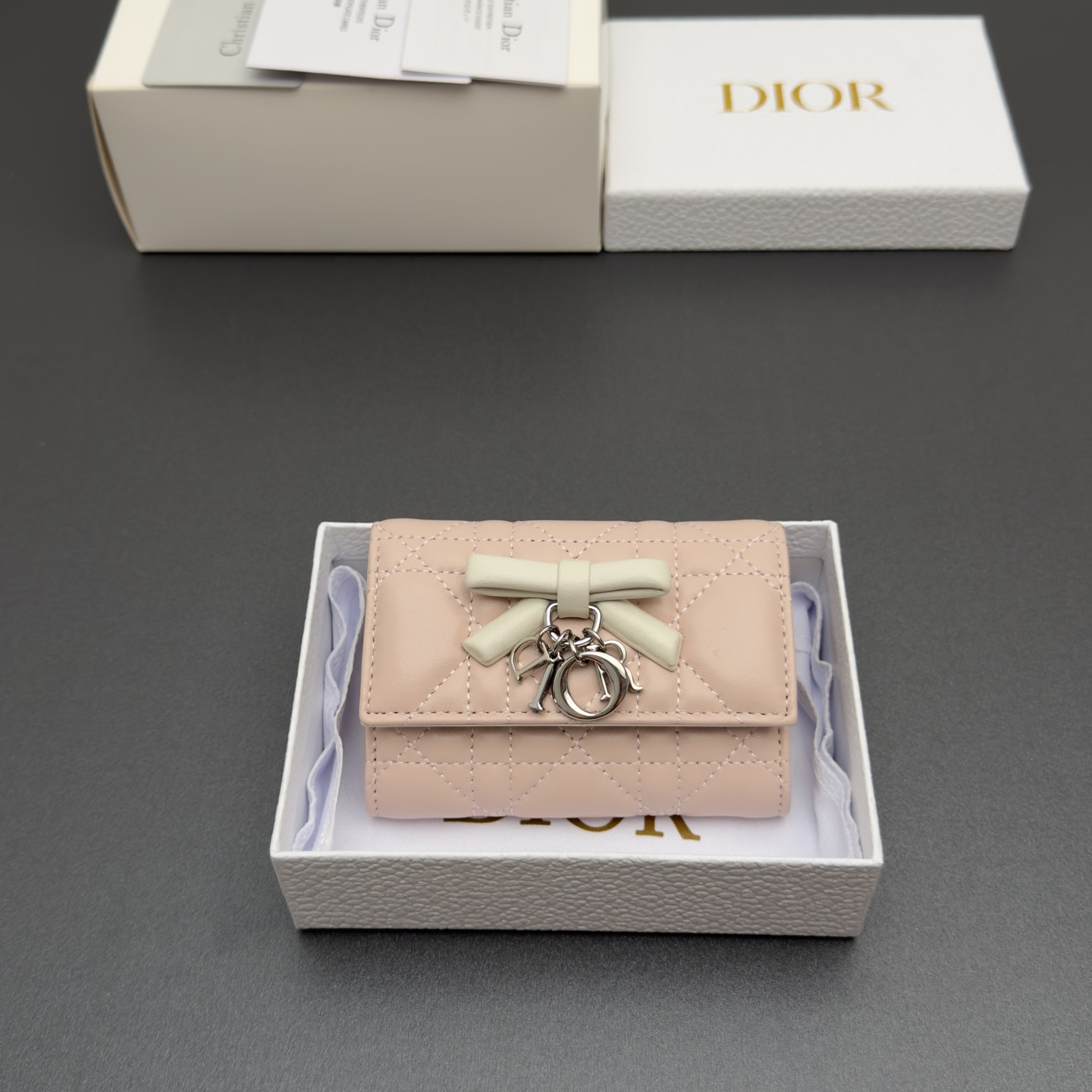 [Dior] 디올 Lady Freesia 레이디 프리지아 까나쥬 램스킨 지퍼 미니 지갑 / S2607