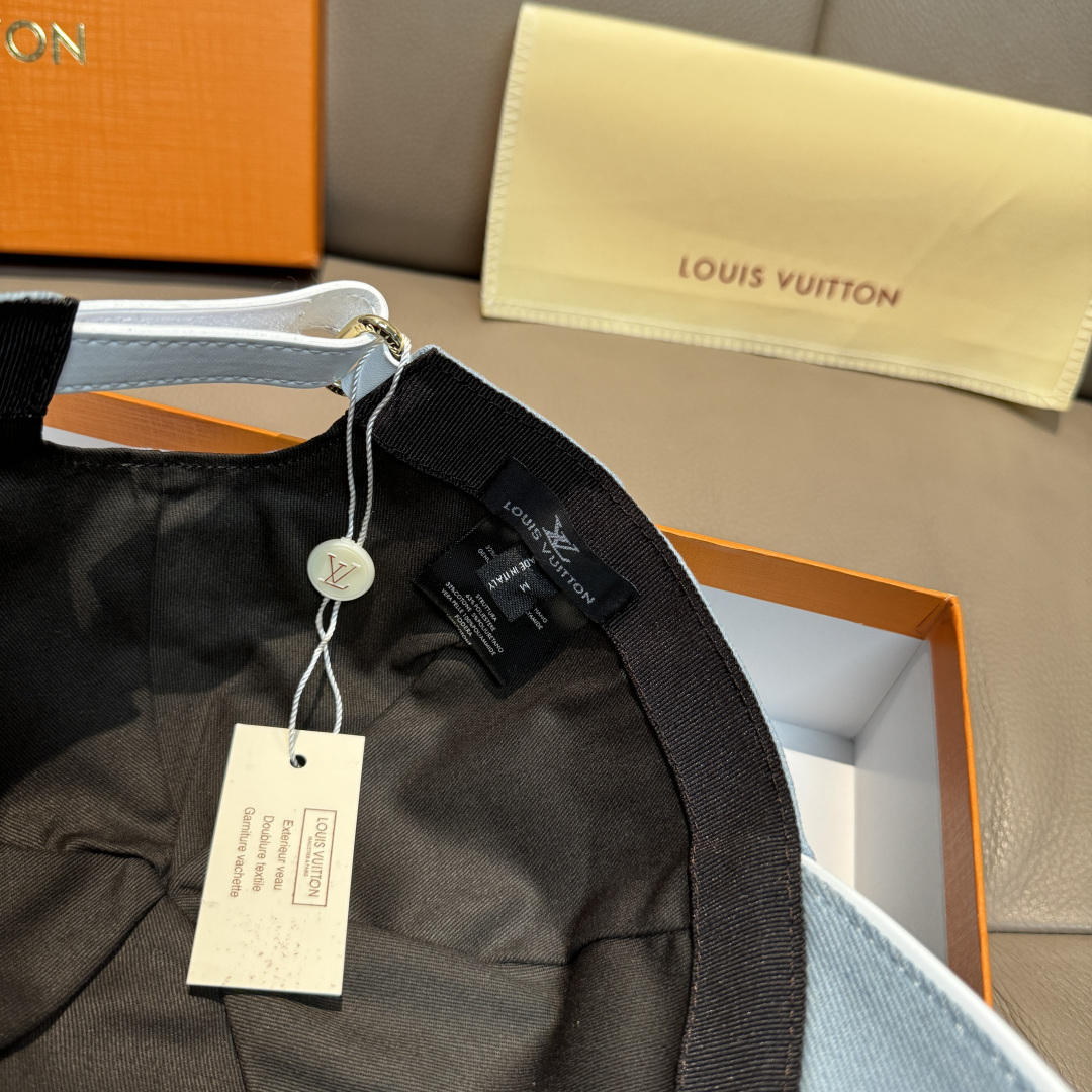 루이비통(LV) 로고 데님 볼캡 모자
