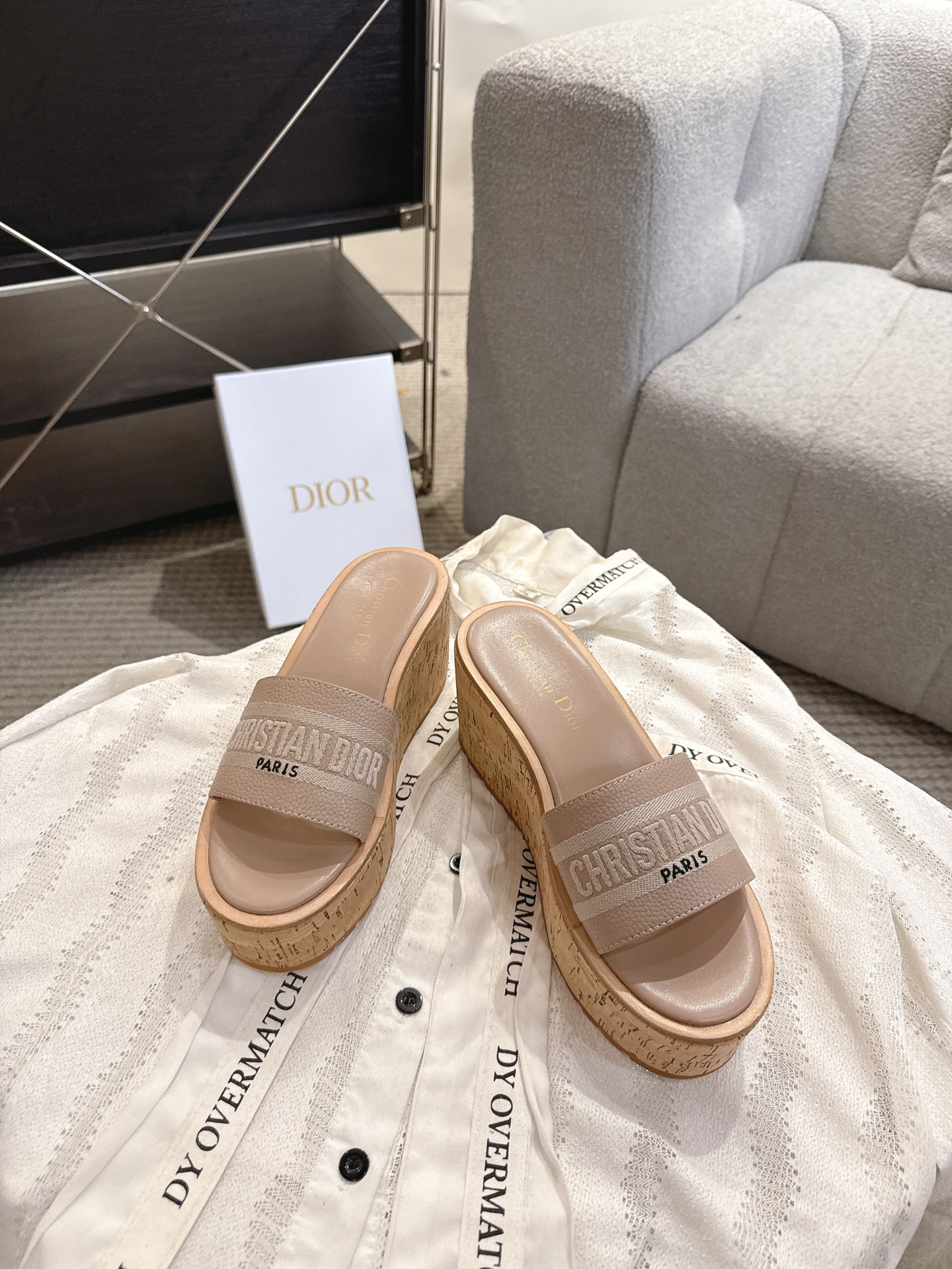 디올(DIOR) 로고 자수 플랫폼 웨지 슬리퍼 신발